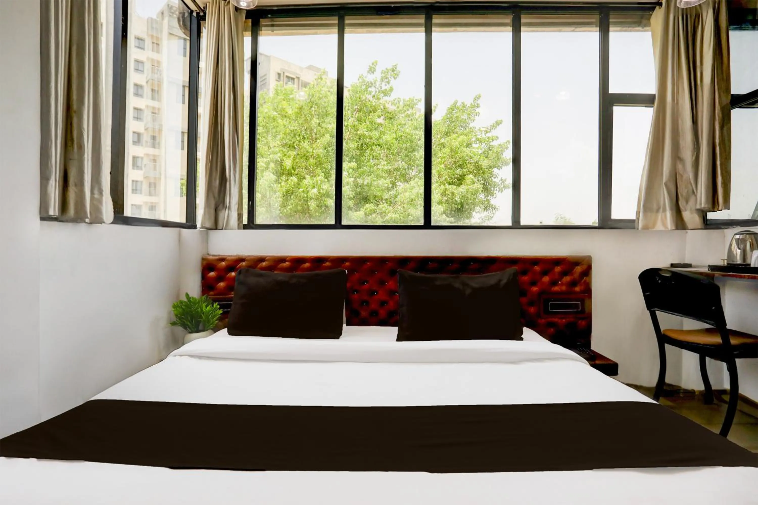 Bedroom, Bed in Super Hotel O MP Nagar Near Rachna Tower