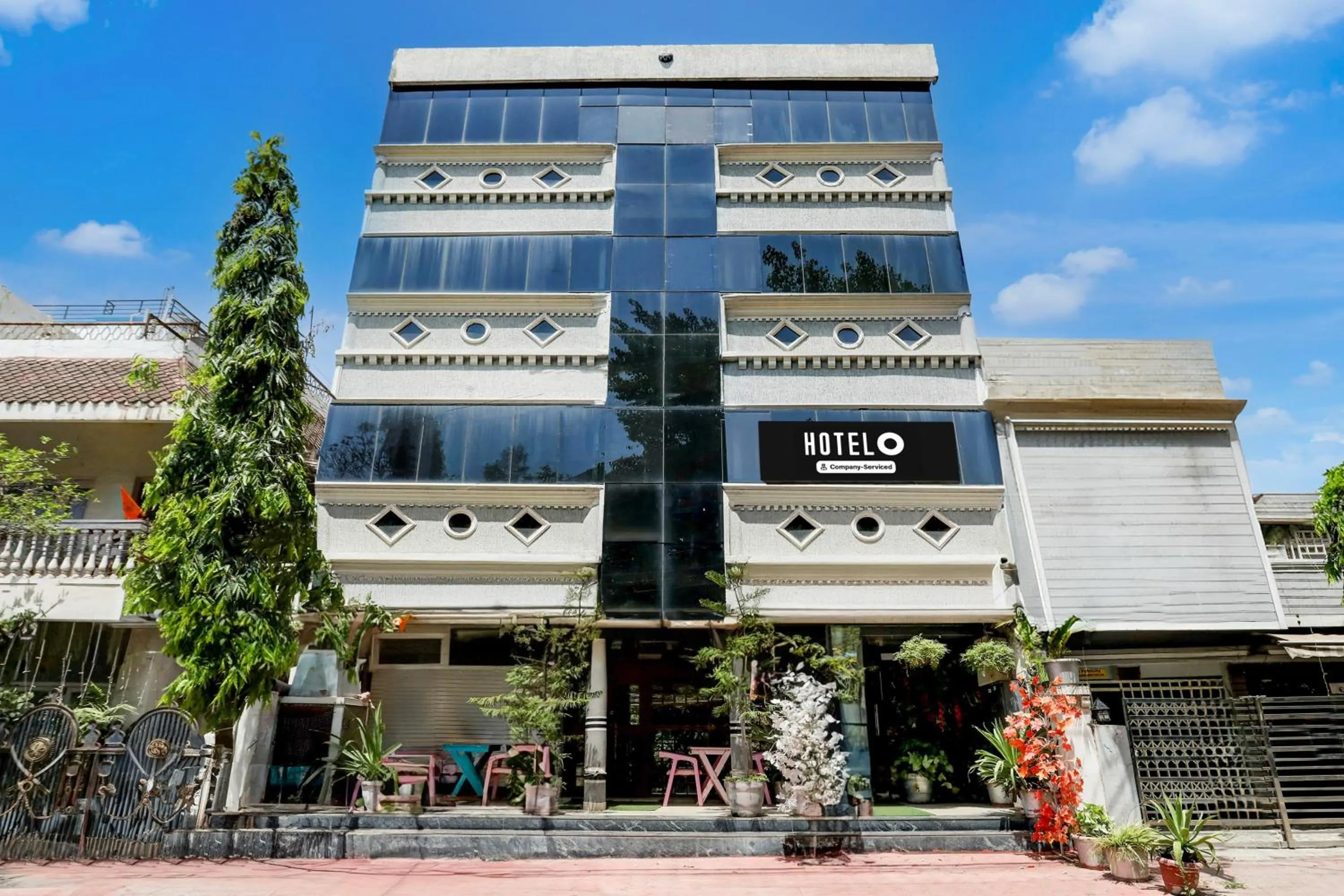 Facade/entrance in Super Hotel O MP Nagar Near Rachna Tower