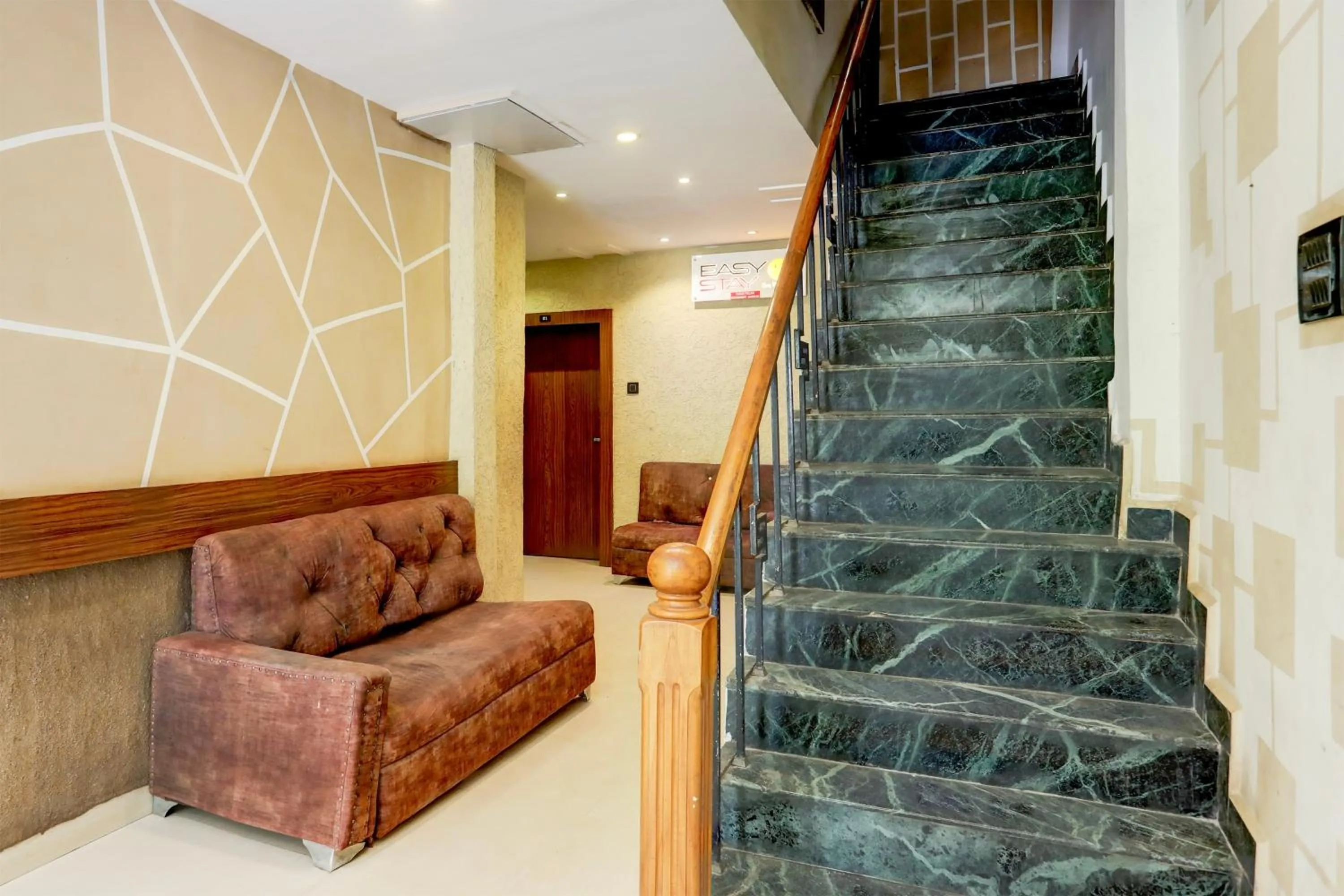 Lobby or reception in Hotel O MP Nagar Near Rachna Tower
