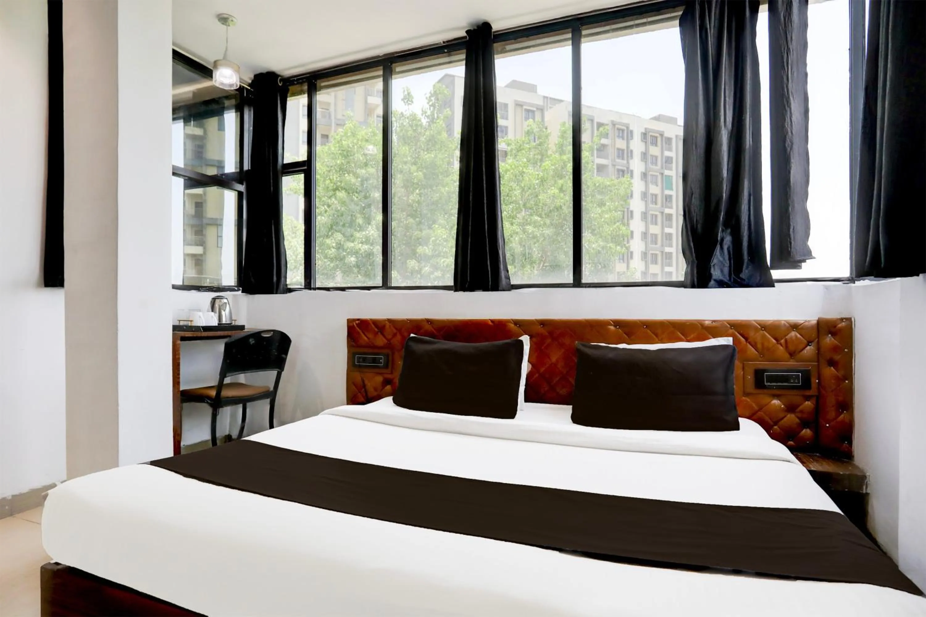 Bedroom, Bed in Hotel O MP Nagar Near Rachna Tower