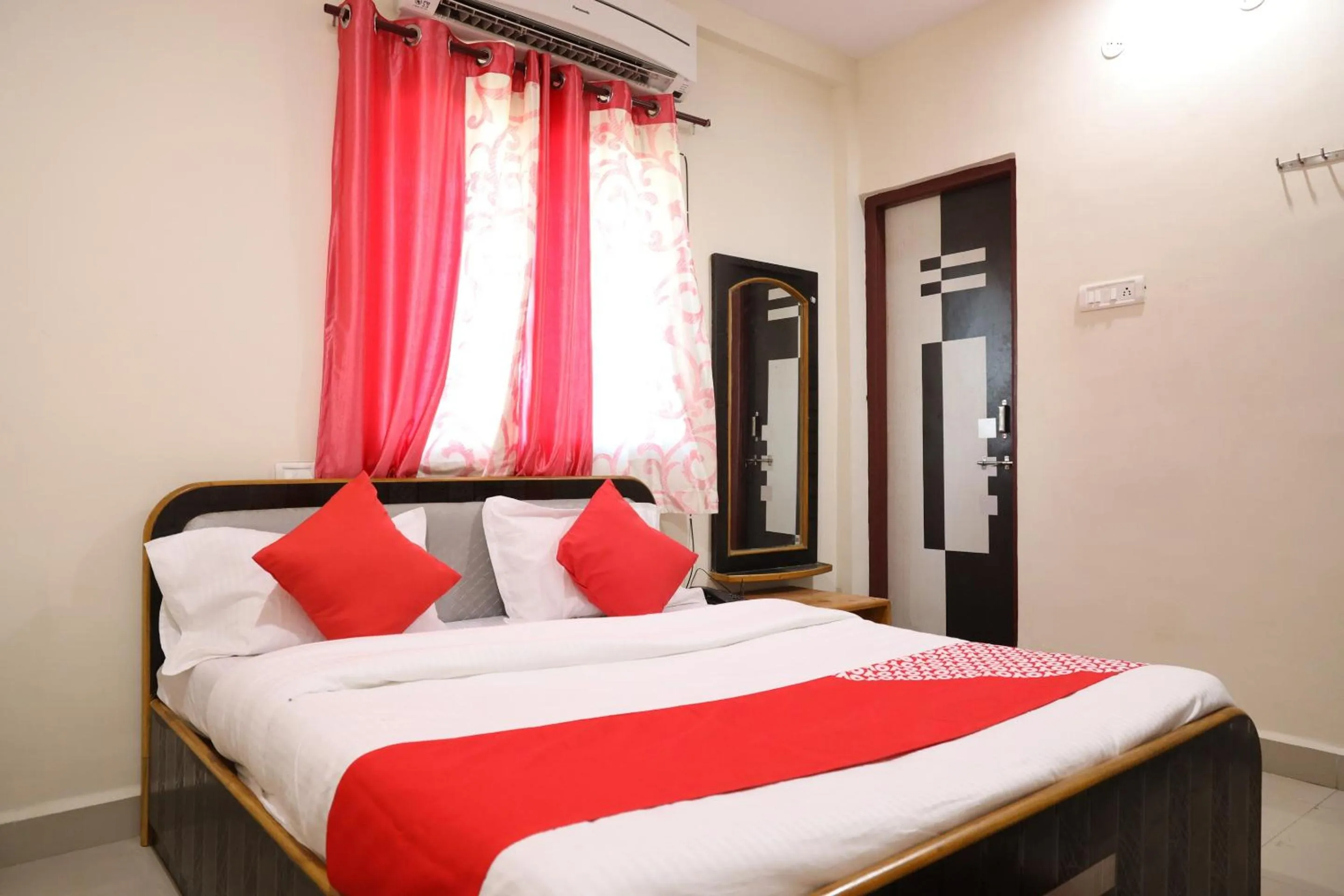 Bedroom in Collection O Nagpur International Airport