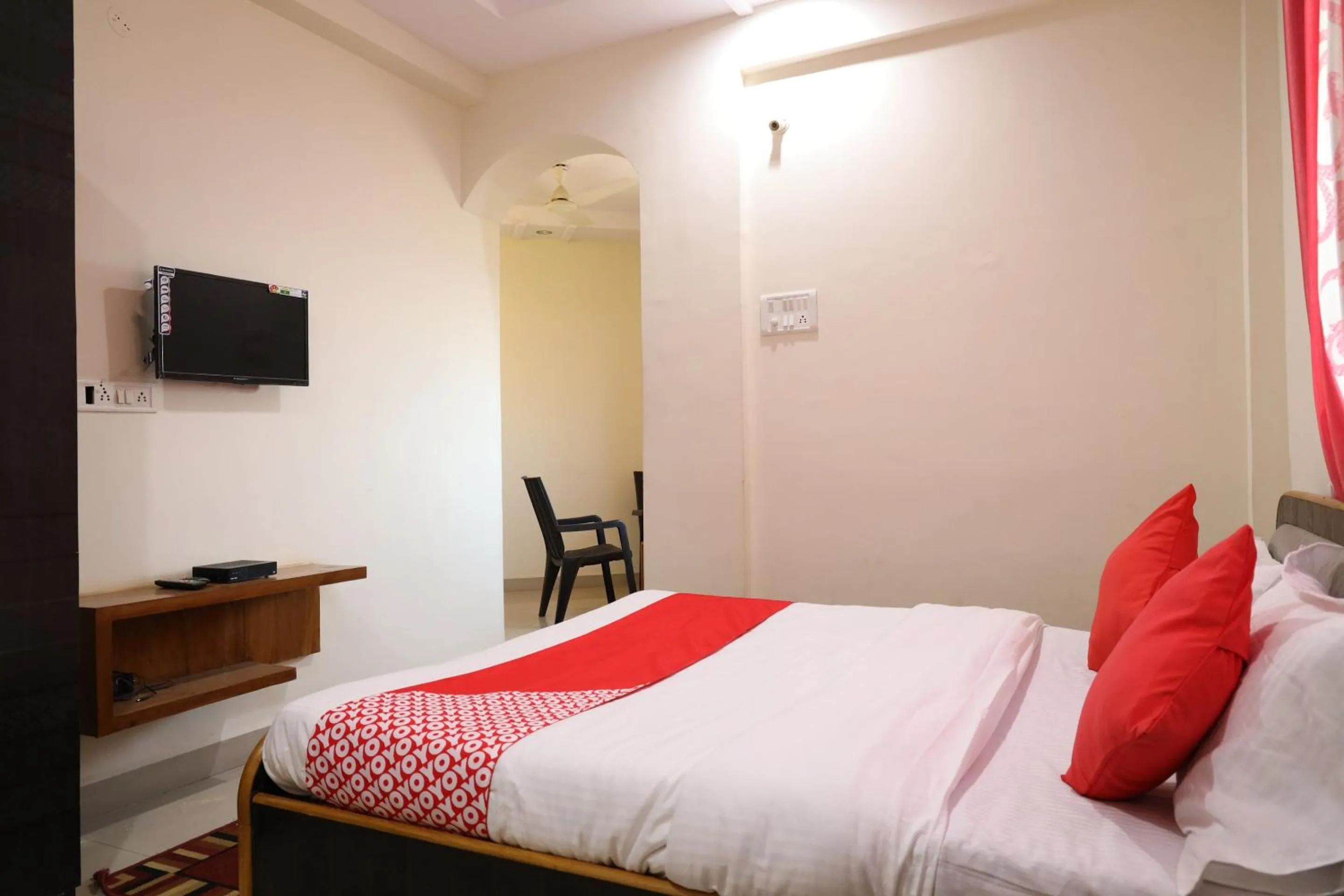 Bedroom in Collection O Nagpur International Airport