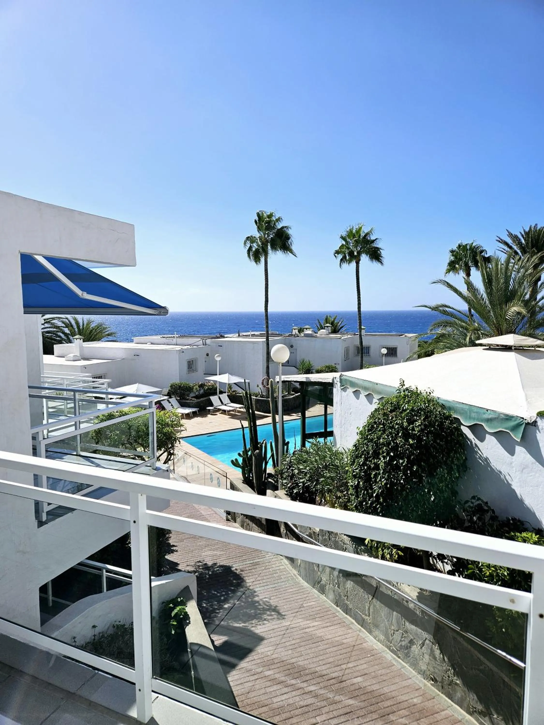 Photo of the whole room in Acapulco Ocean View