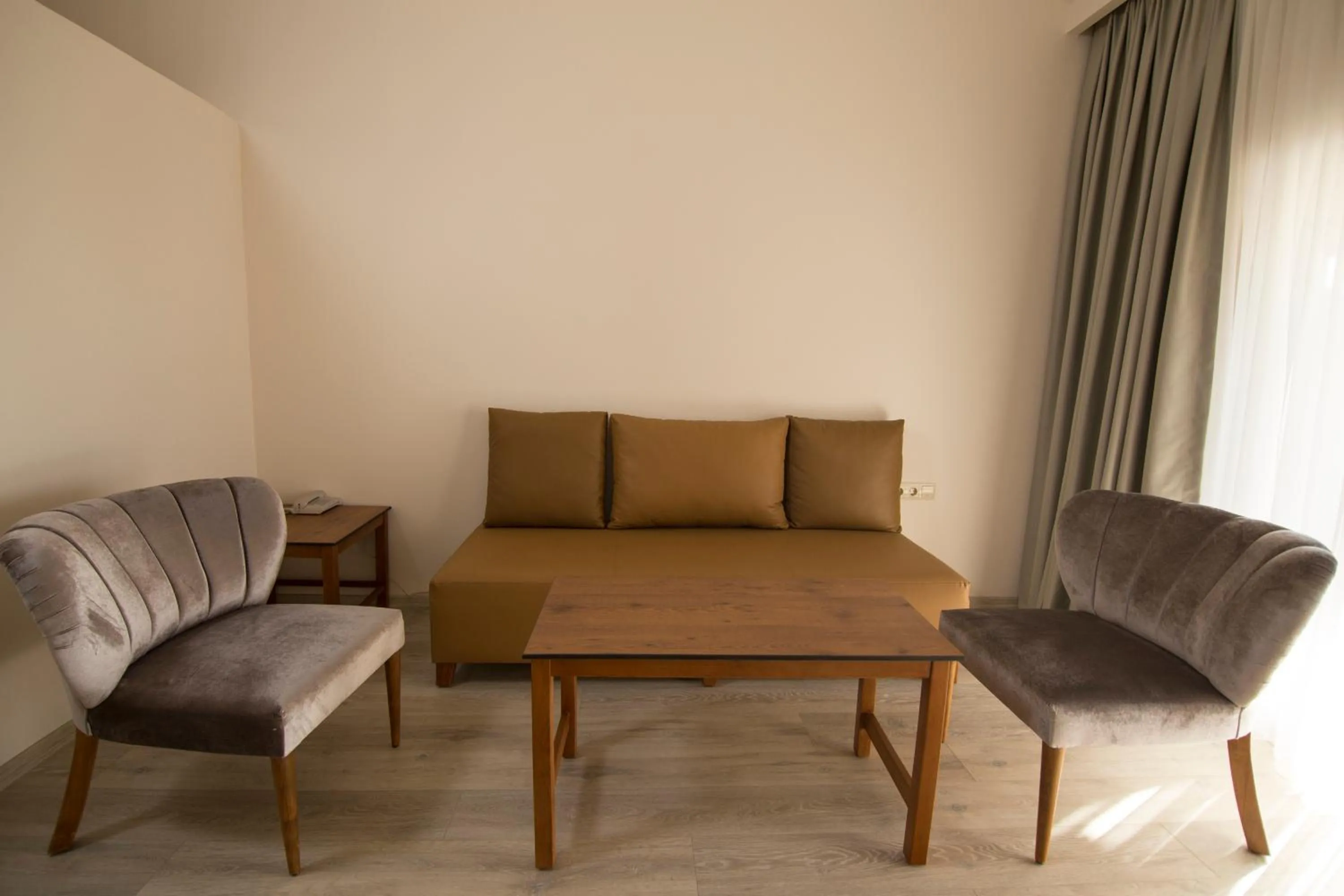 Living room in Neopol Hotel