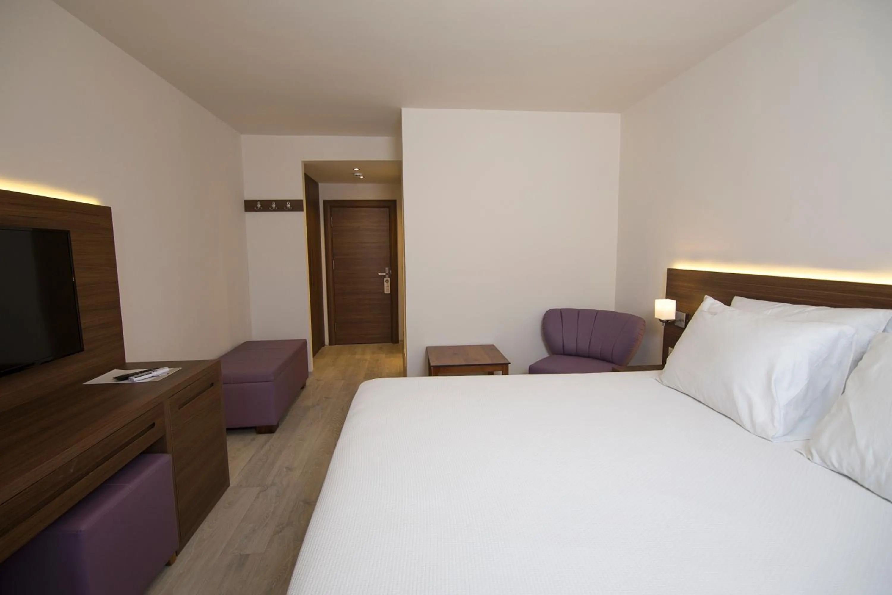 Bedroom, Bed in Neopol Hotel