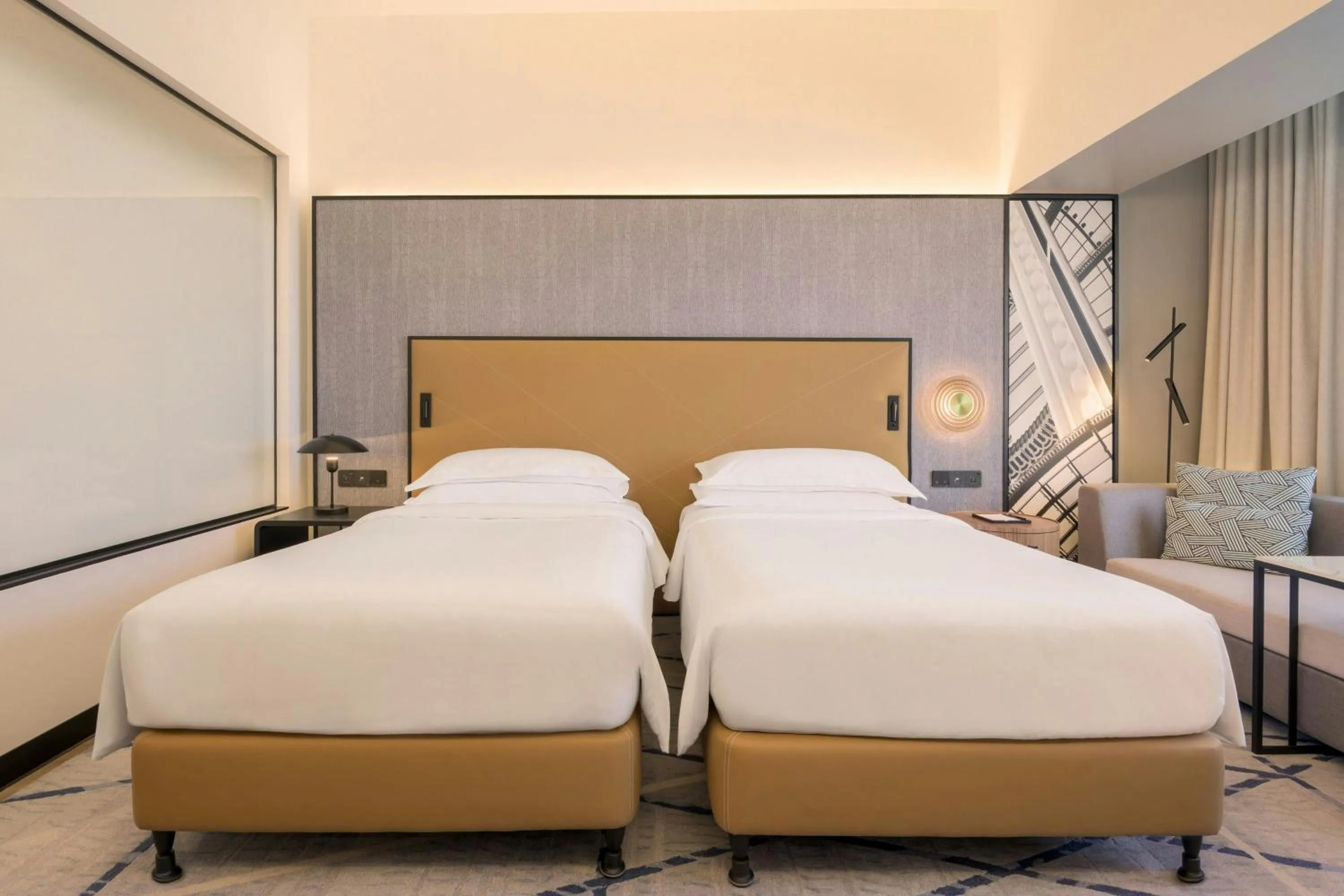 Bedroom, Bed in Sheraton Mall of the Emirates Hotel, Dubai