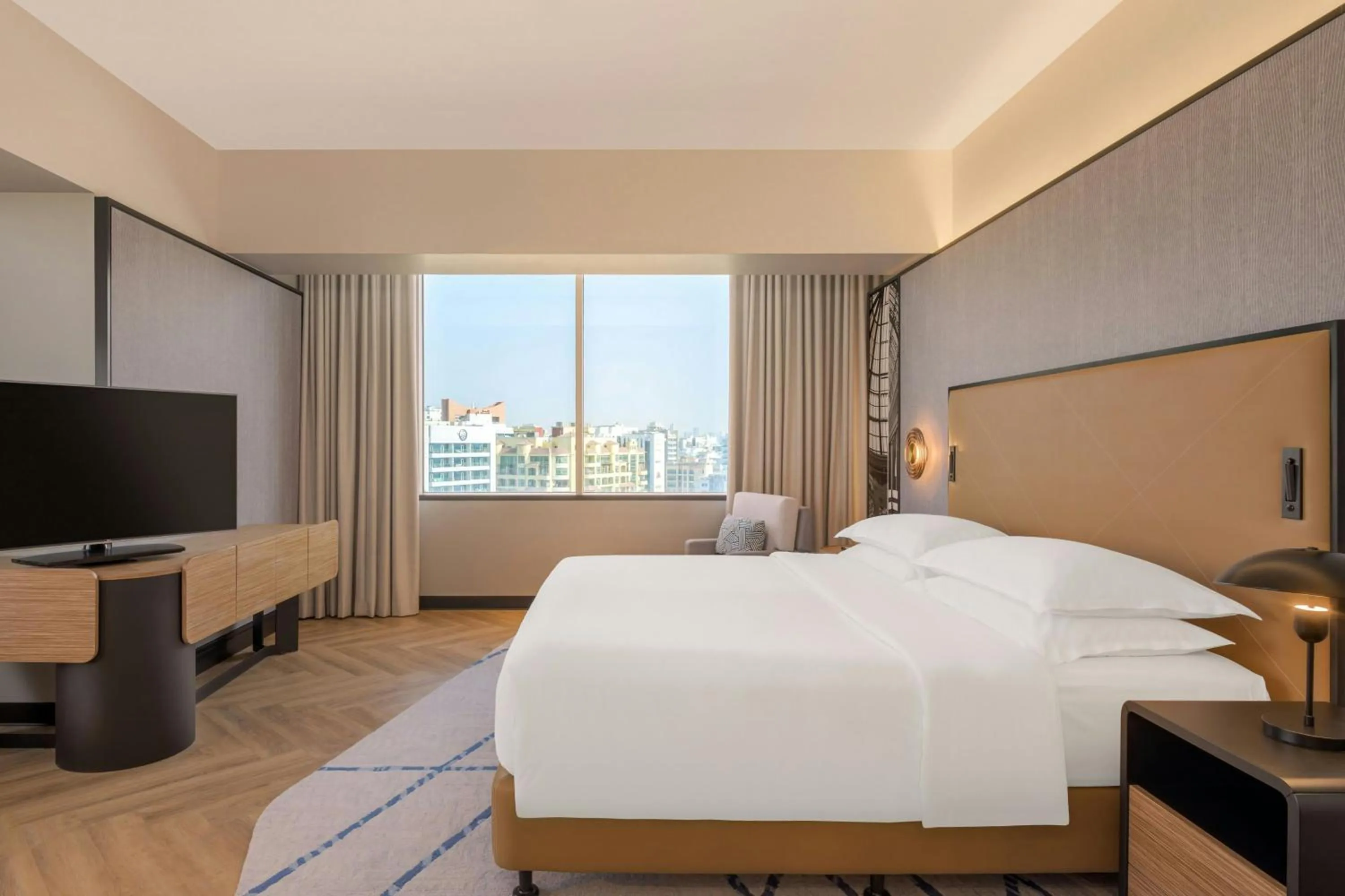 Bedroom, Bed in Sheraton Mall of the Emirates Hotel, Dubai