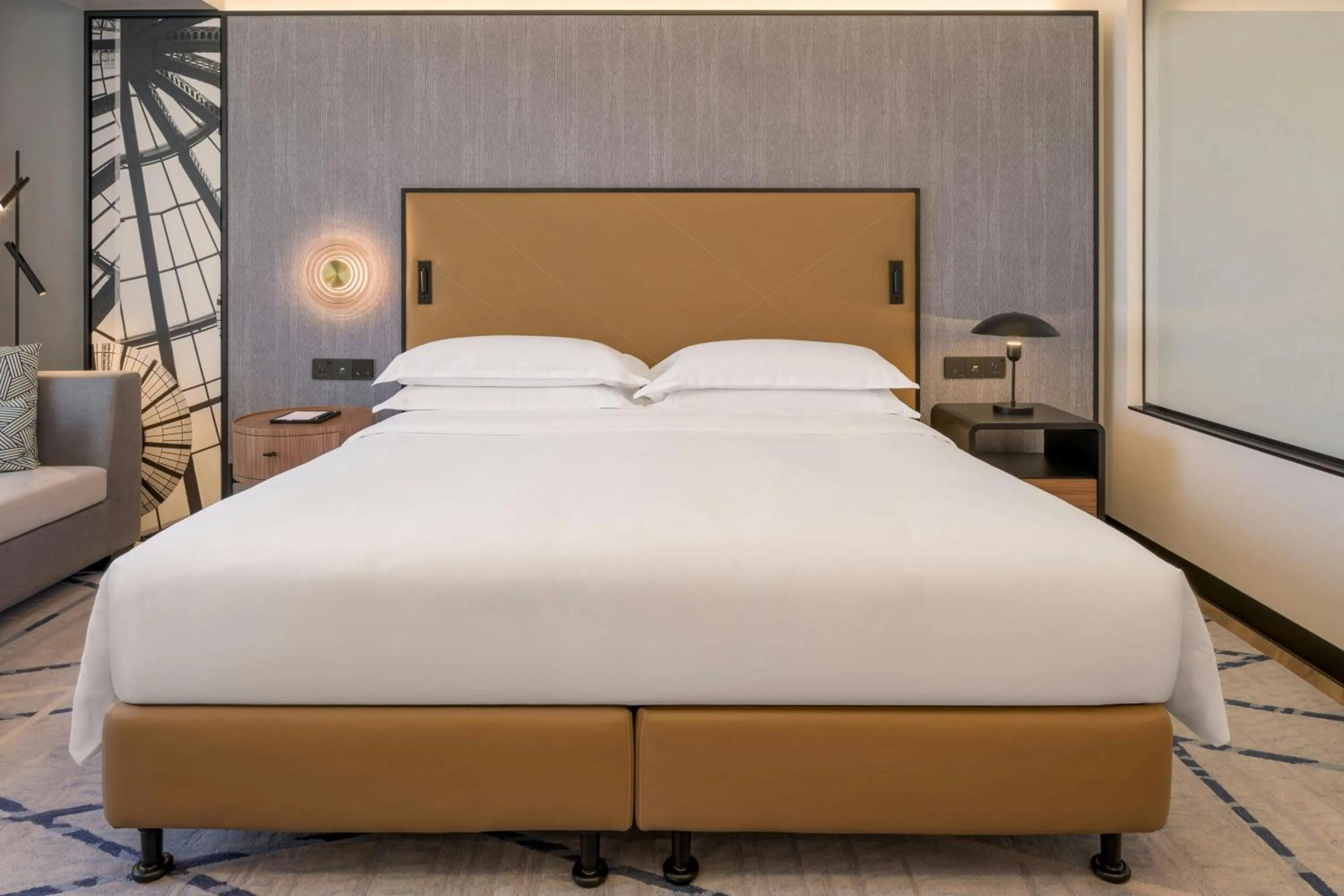 Bedroom, Bed in Sheraton Mall of the Emirates Hotel, Dubai