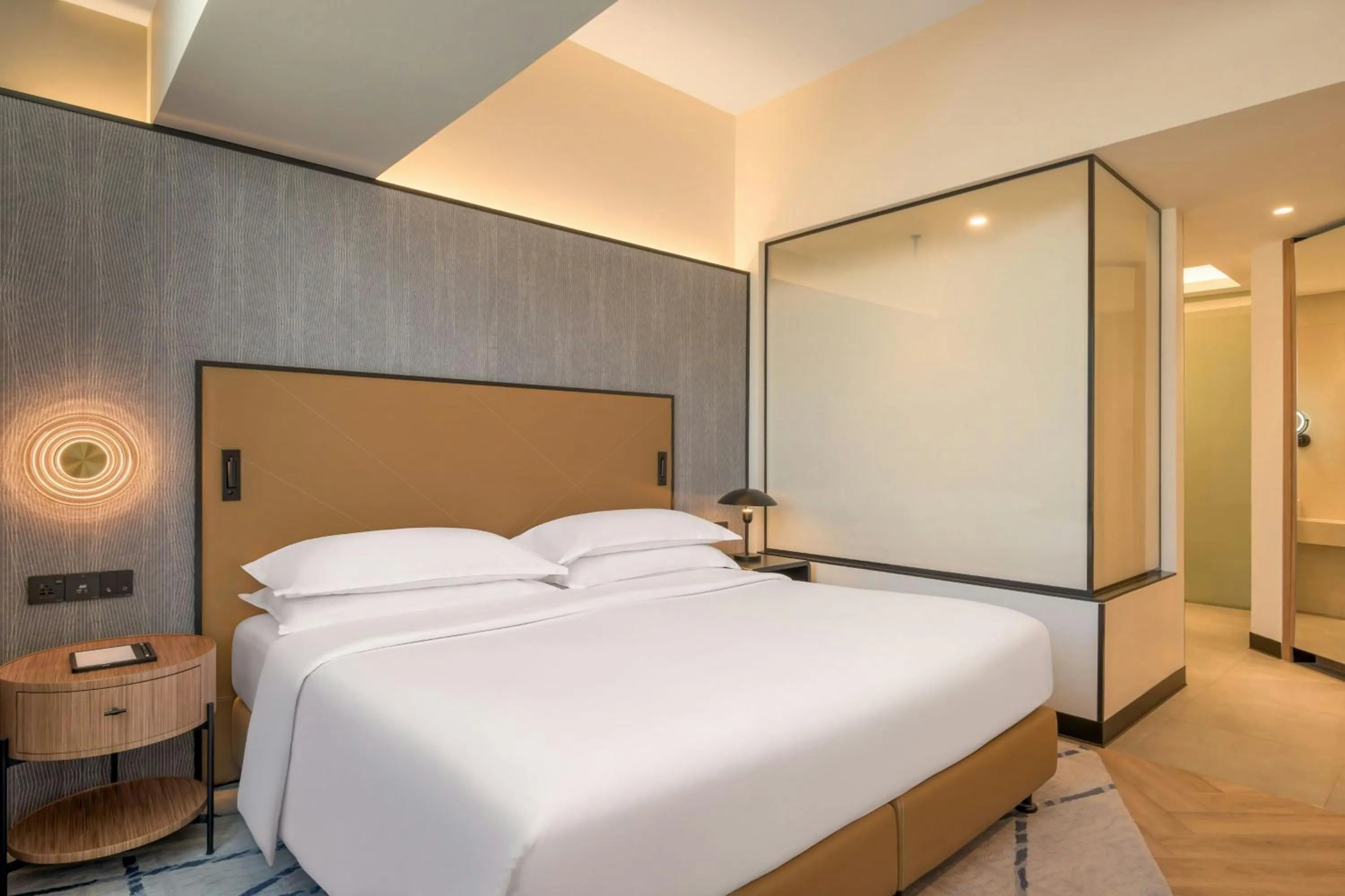 Bedroom, Bed in Sheraton Mall of the Emirates Hotel, Dubai