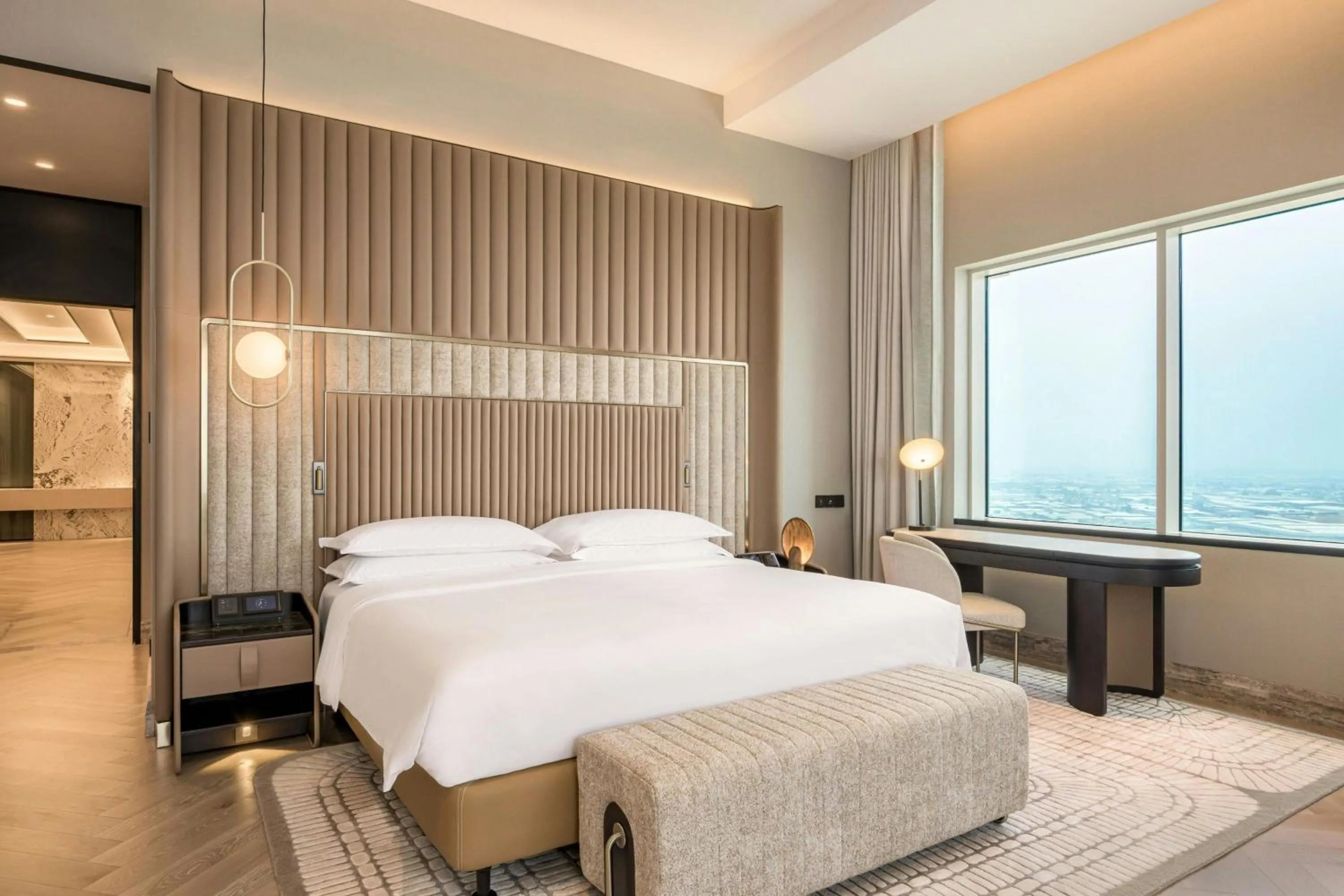 Bedroom, Bed in Sheraton Mall of the Emirates Hotel, Dubai