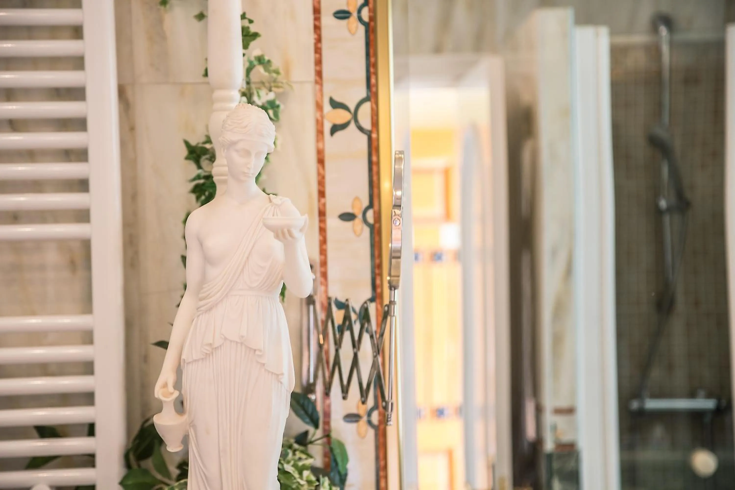 Decorative detail in Los Arcos