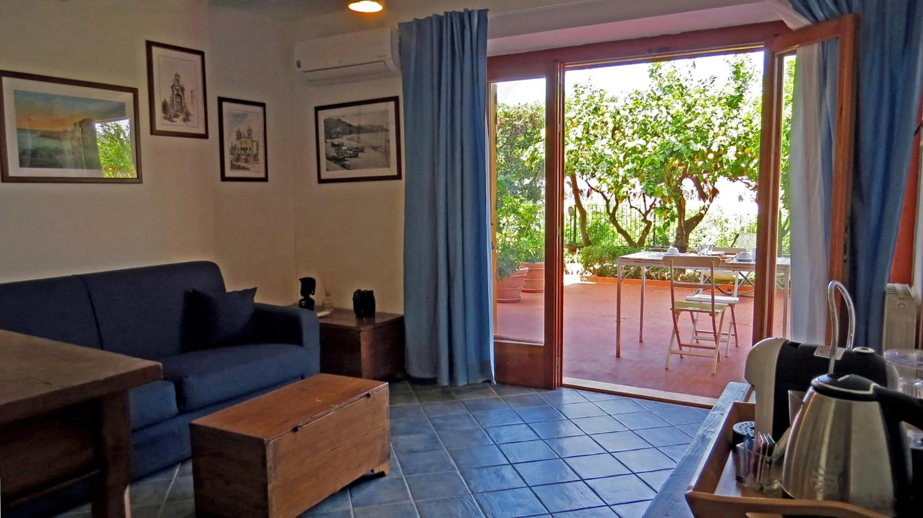 Coffee/tea facilities in Lumachella B&B