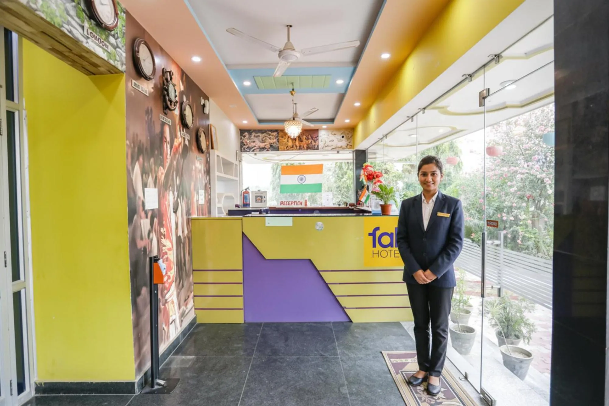 Lobby or reception in FabHotel Kriti Green - Hanuman Mandir, Lathia