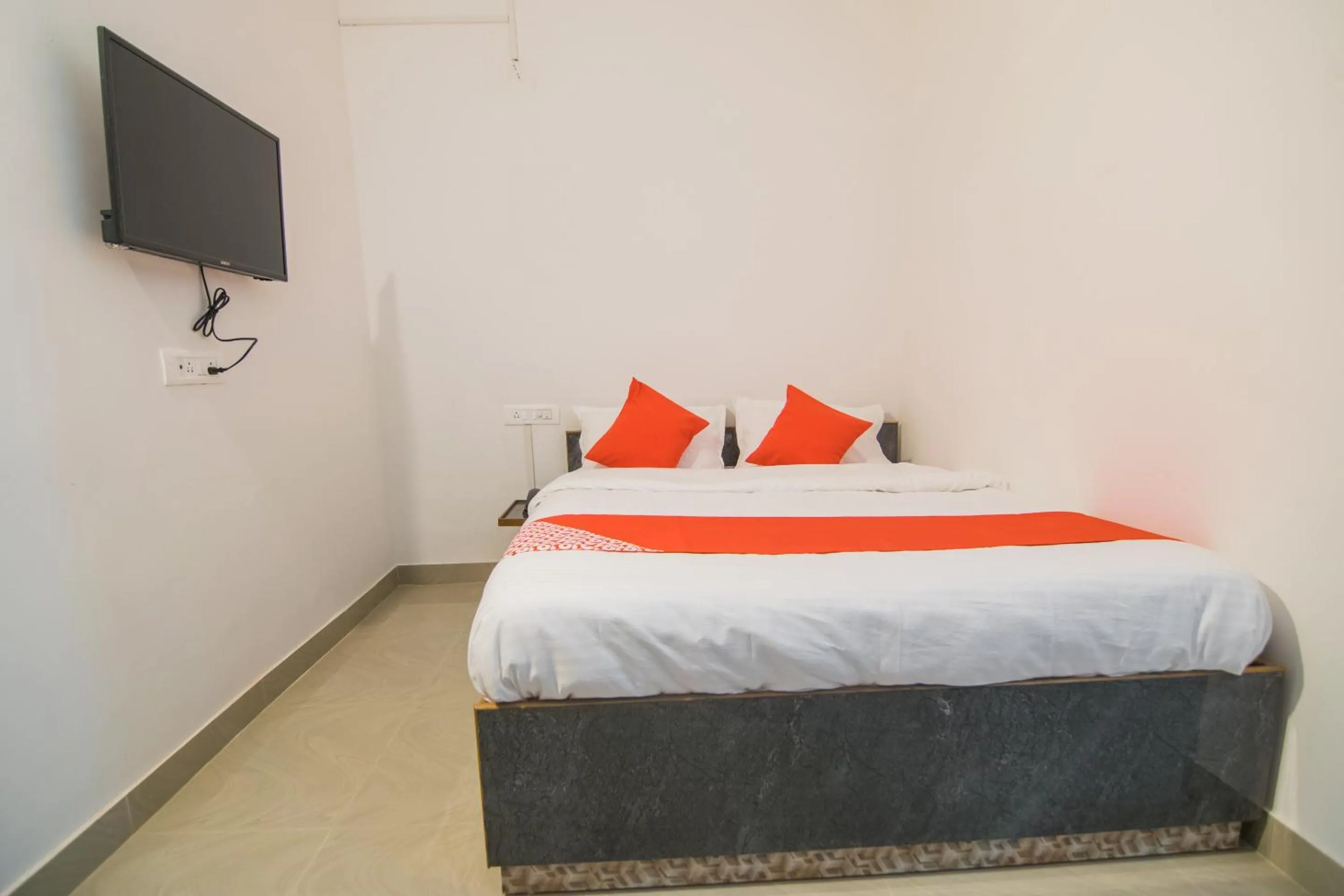 Bedroom, Bed in Hotel O Jp Homes