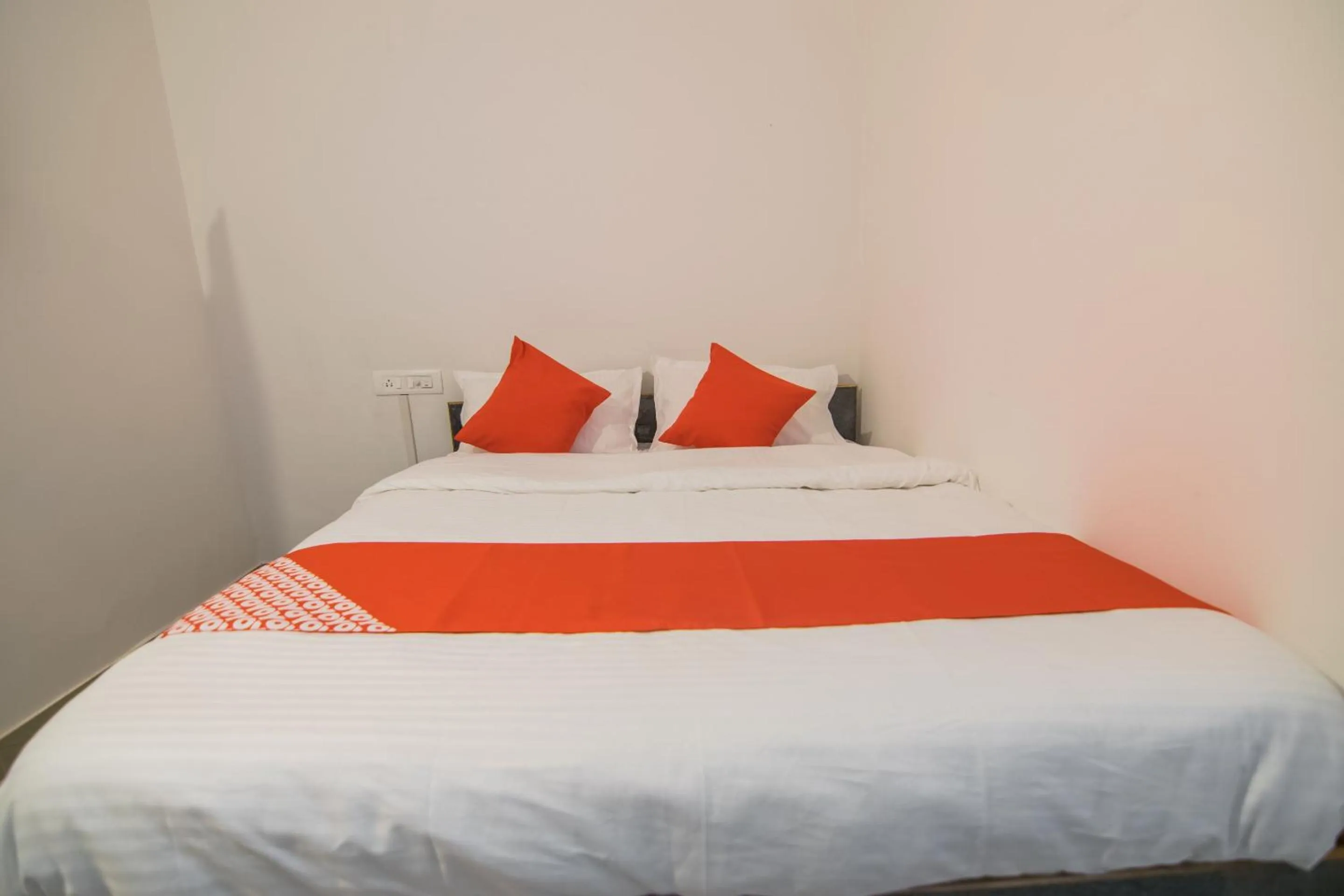 Bedroom, Bed in Hotel O Jp Homes