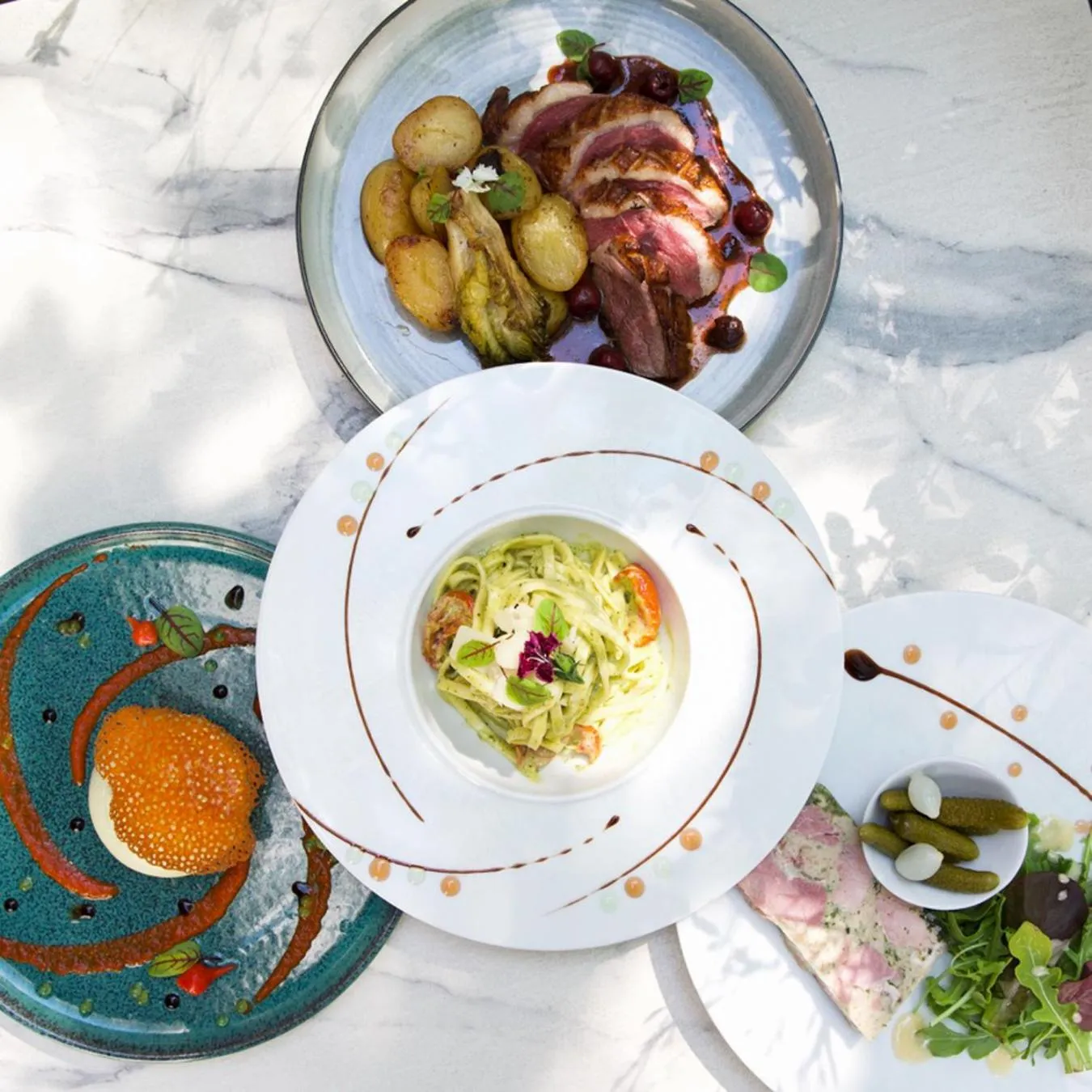 Restaurant/places to eat in Hotel Saint Regis