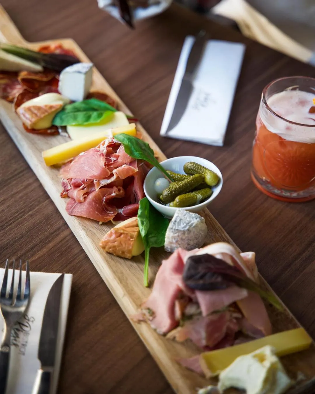 Restaurant/places to eat in Hotel Saint Regis