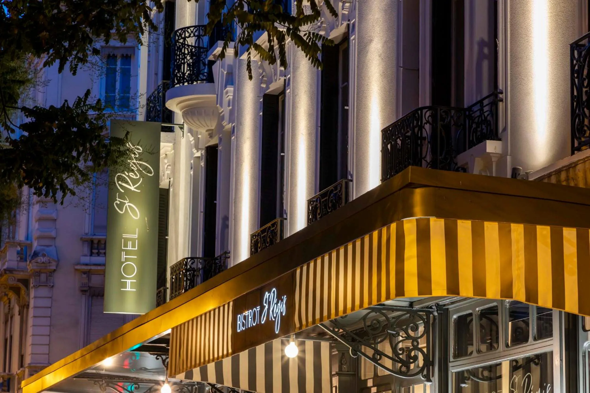 Facade/entrance in Hotel Saint Regis