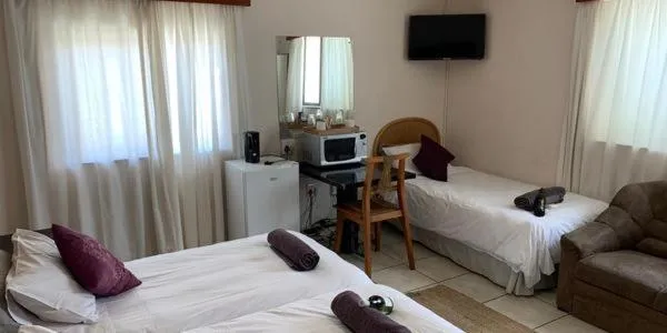 Bed in Lodge Strand (The)