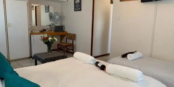 Bed in Lodge Strand (The)