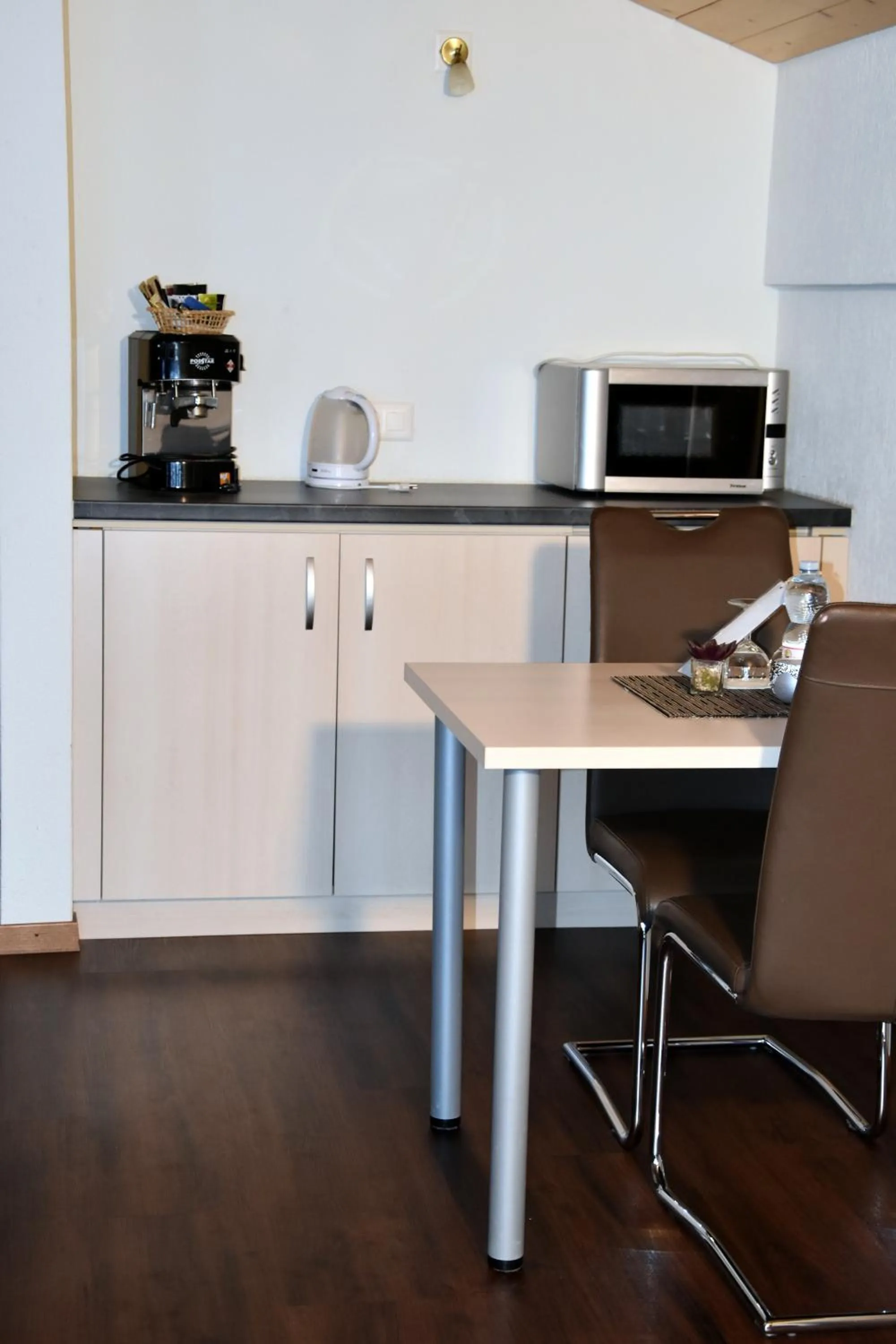 Coffee/tea facilities in Hotel Cabana