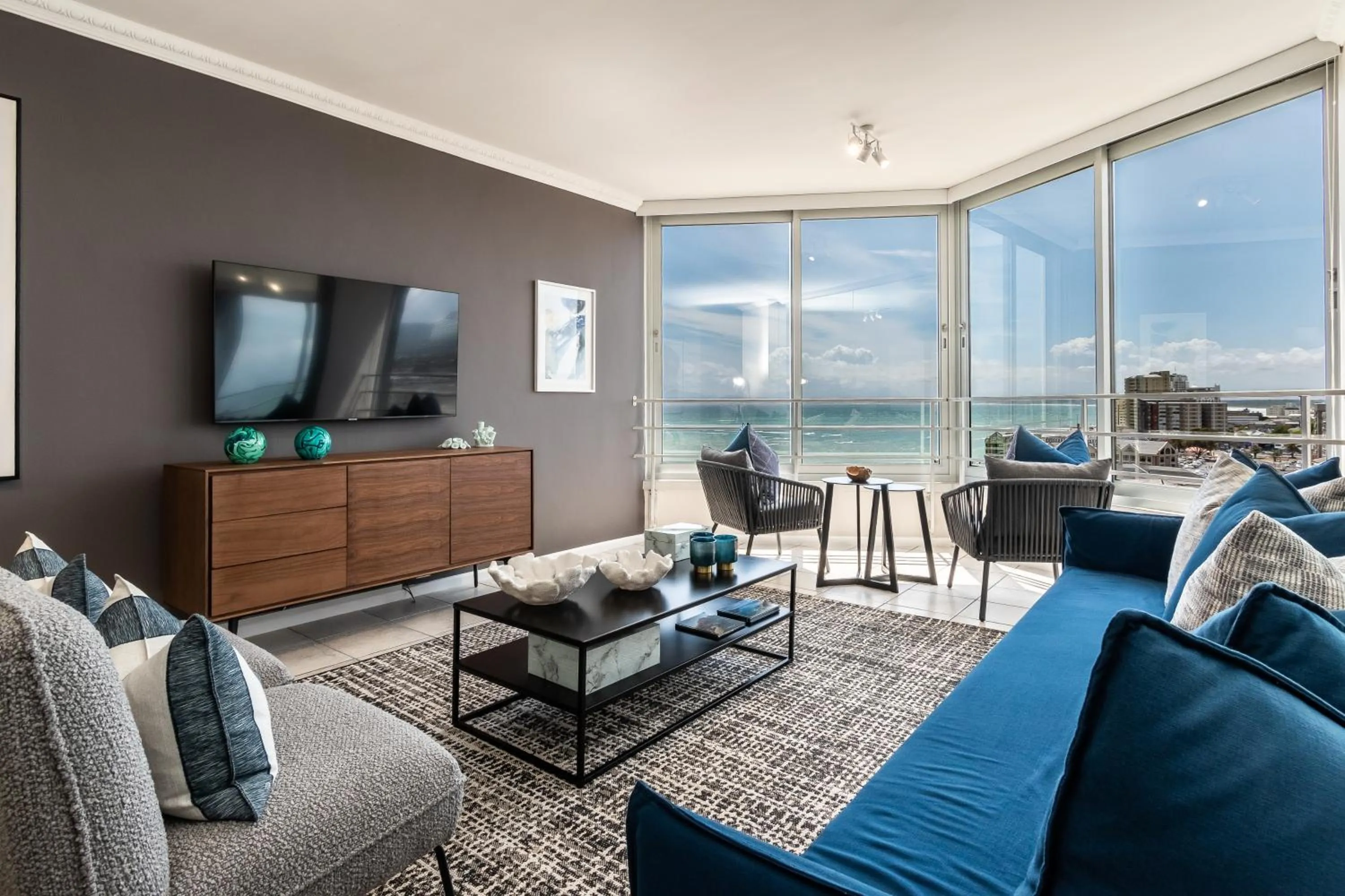 Mountain view in Ashley on Beach Strand