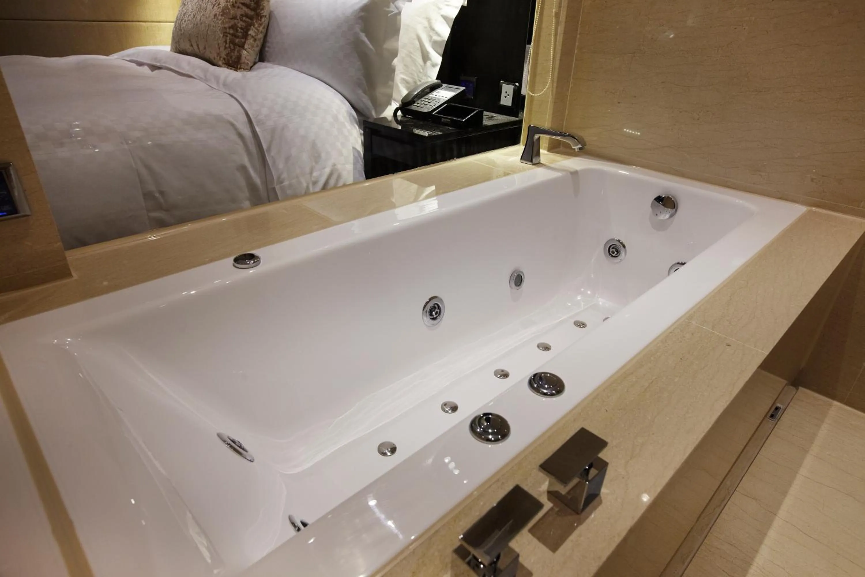 Bath, Bed in The Tango Hotel Taipei ChangAn