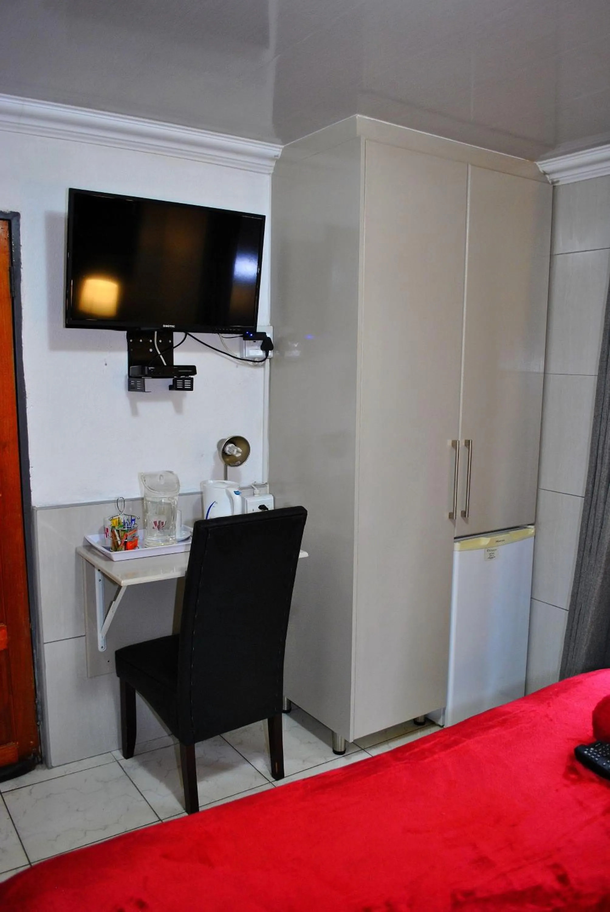 TV and multimedia, Bed in Lapologa Bed & Breakfast
