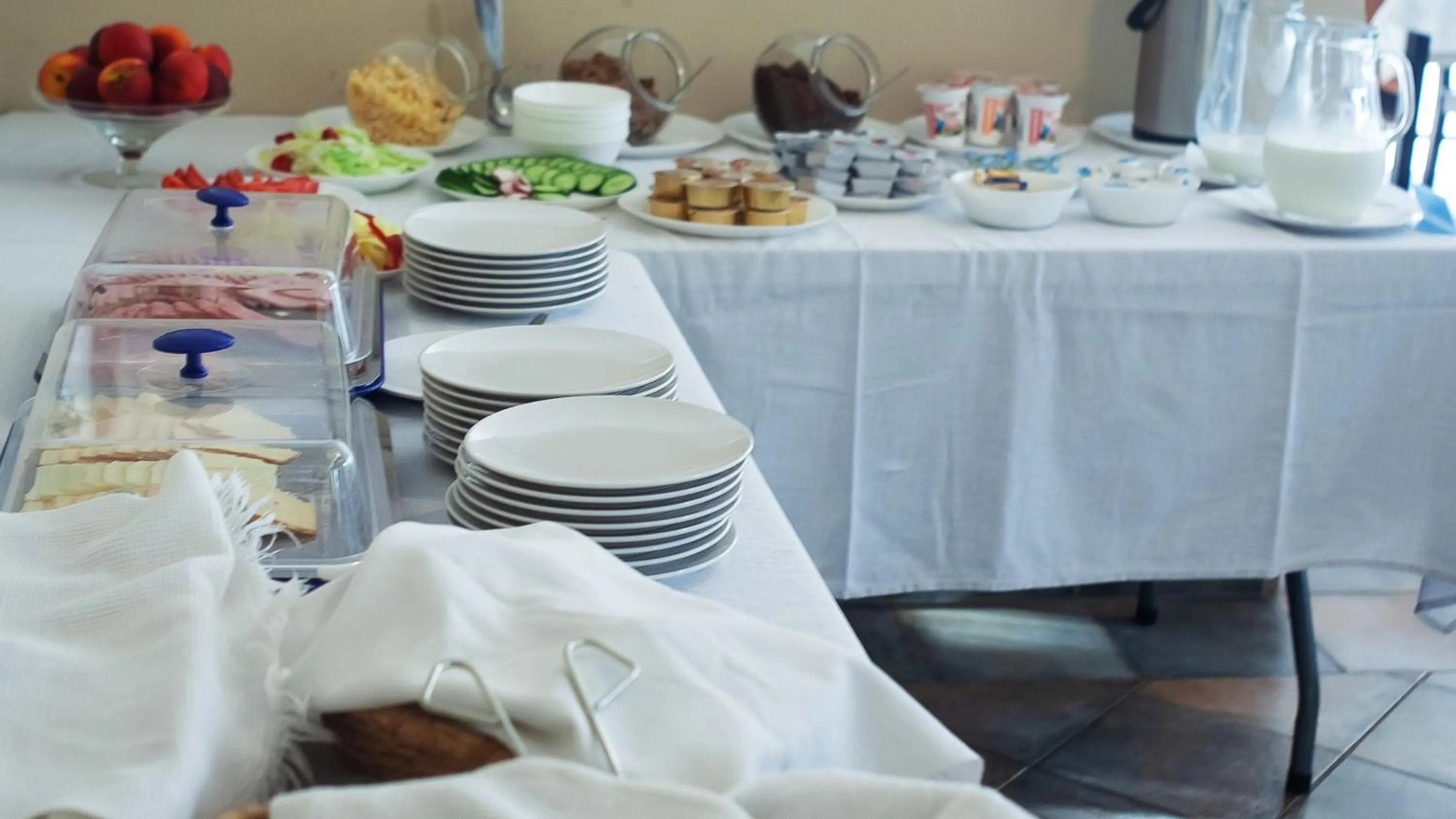 Breakfast in Hotel Platán