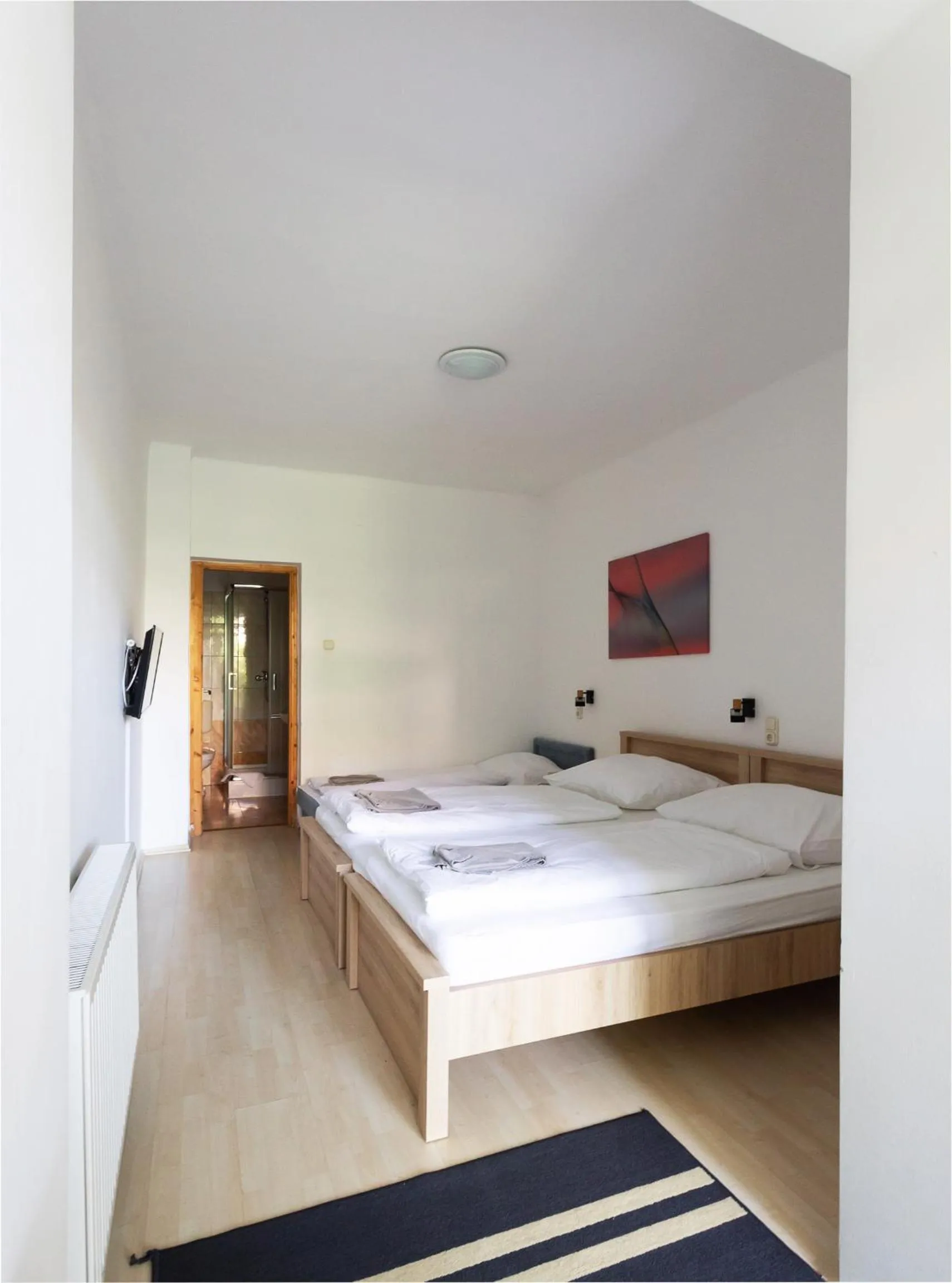 Photo of the whole room, Bed in Hotel Platán