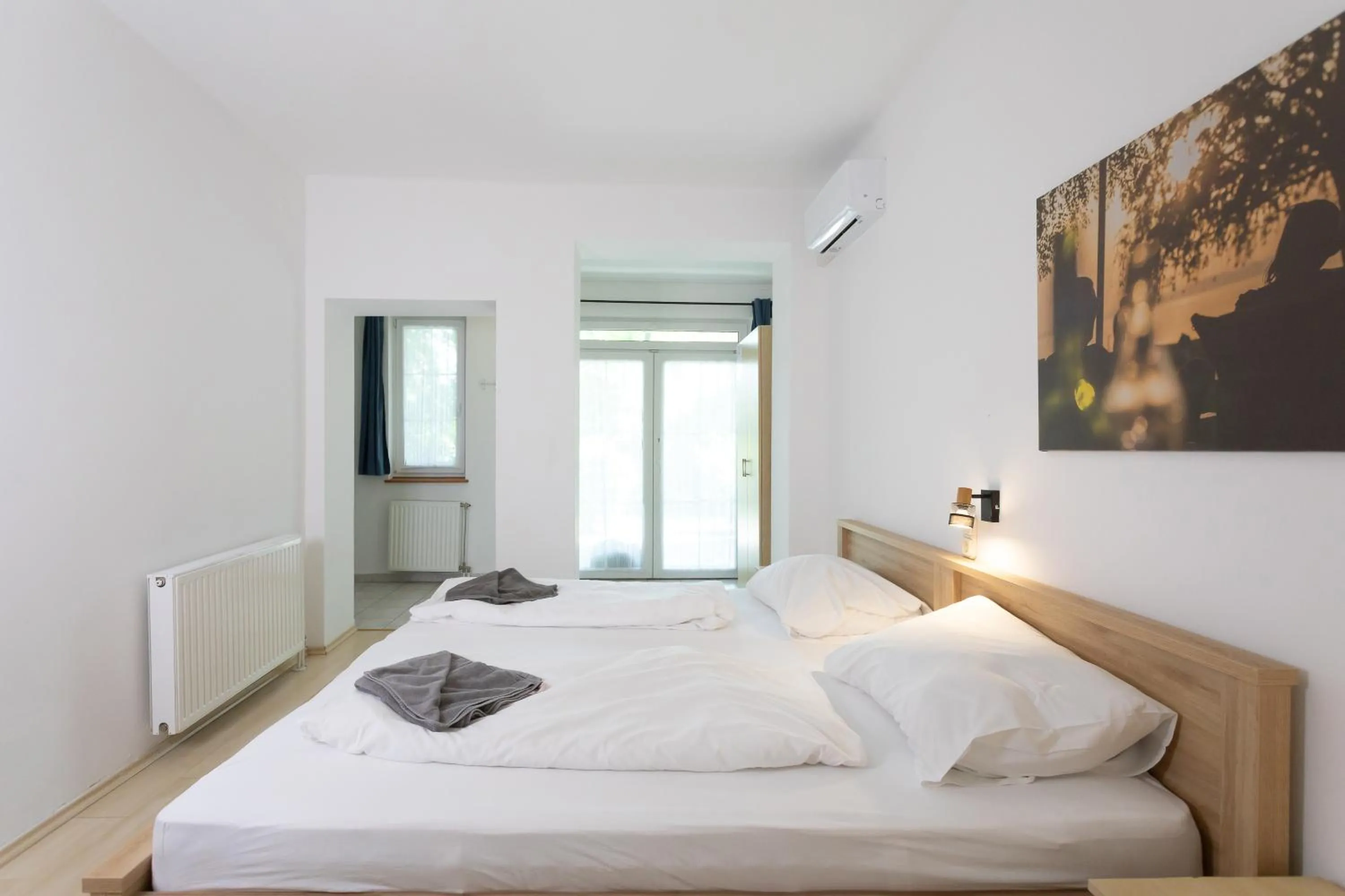 Photo of the whole room, Bed in Hotel Platán