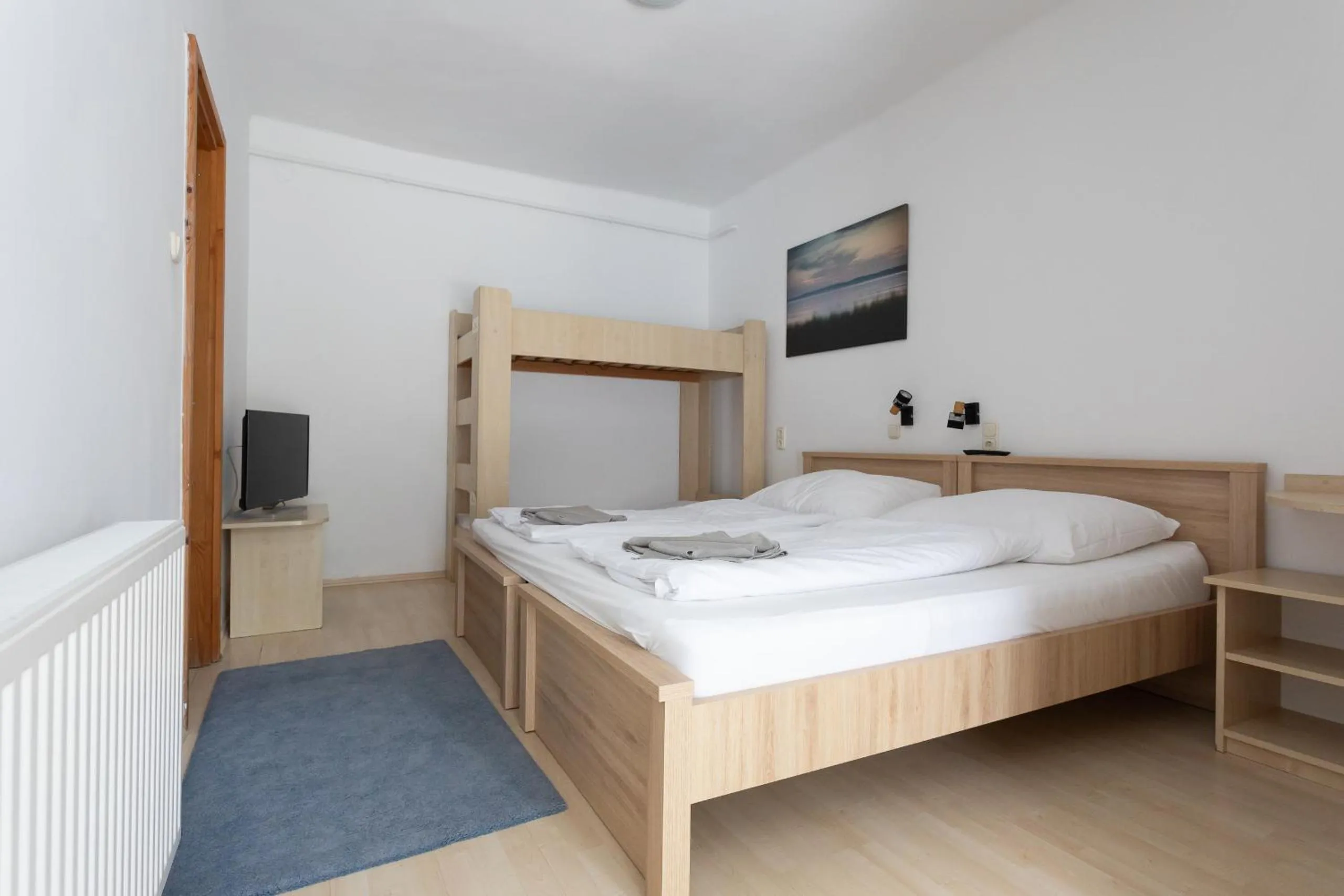 Photo of the whole room, Bed in Hotel Platán