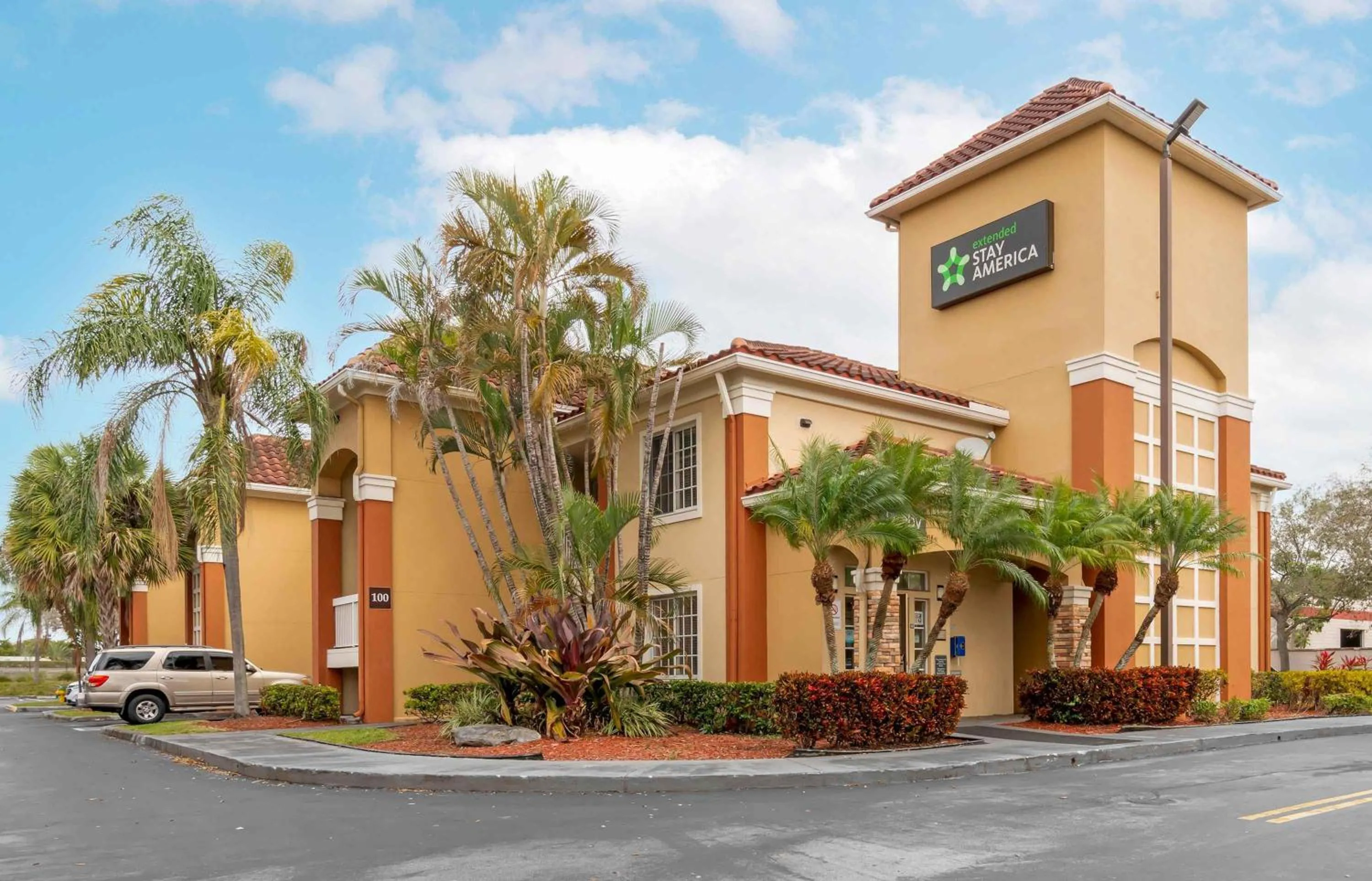 Property building in Extended Stay America Suites - Fort Lauderdale - Davie