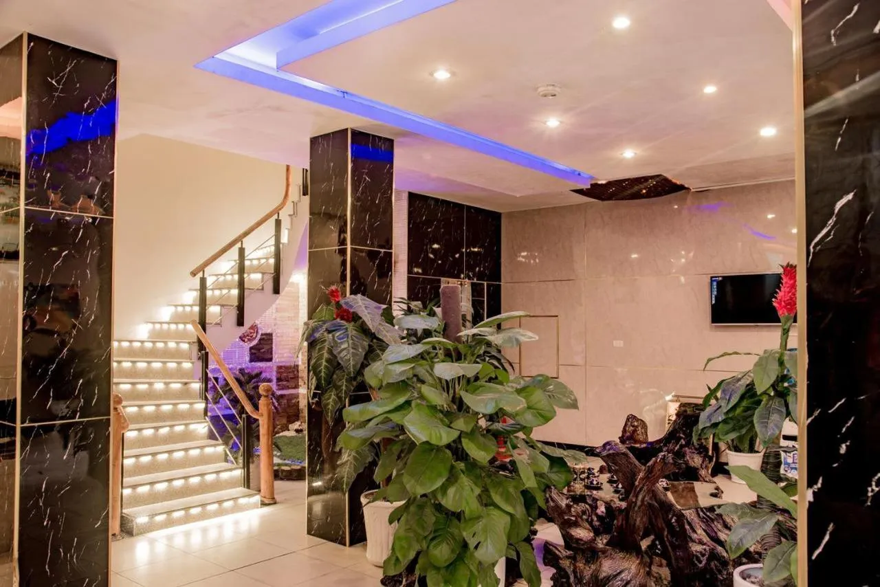 Lobby or reception in OYO 1143 Thu Giang Hotel