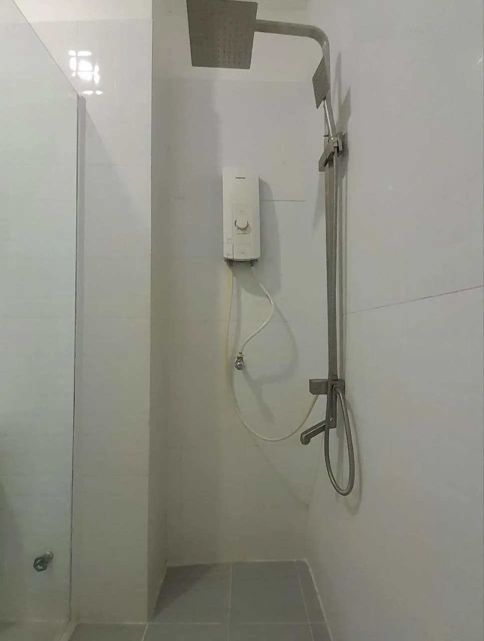 Shower in 4 RIVERS HOTEL
