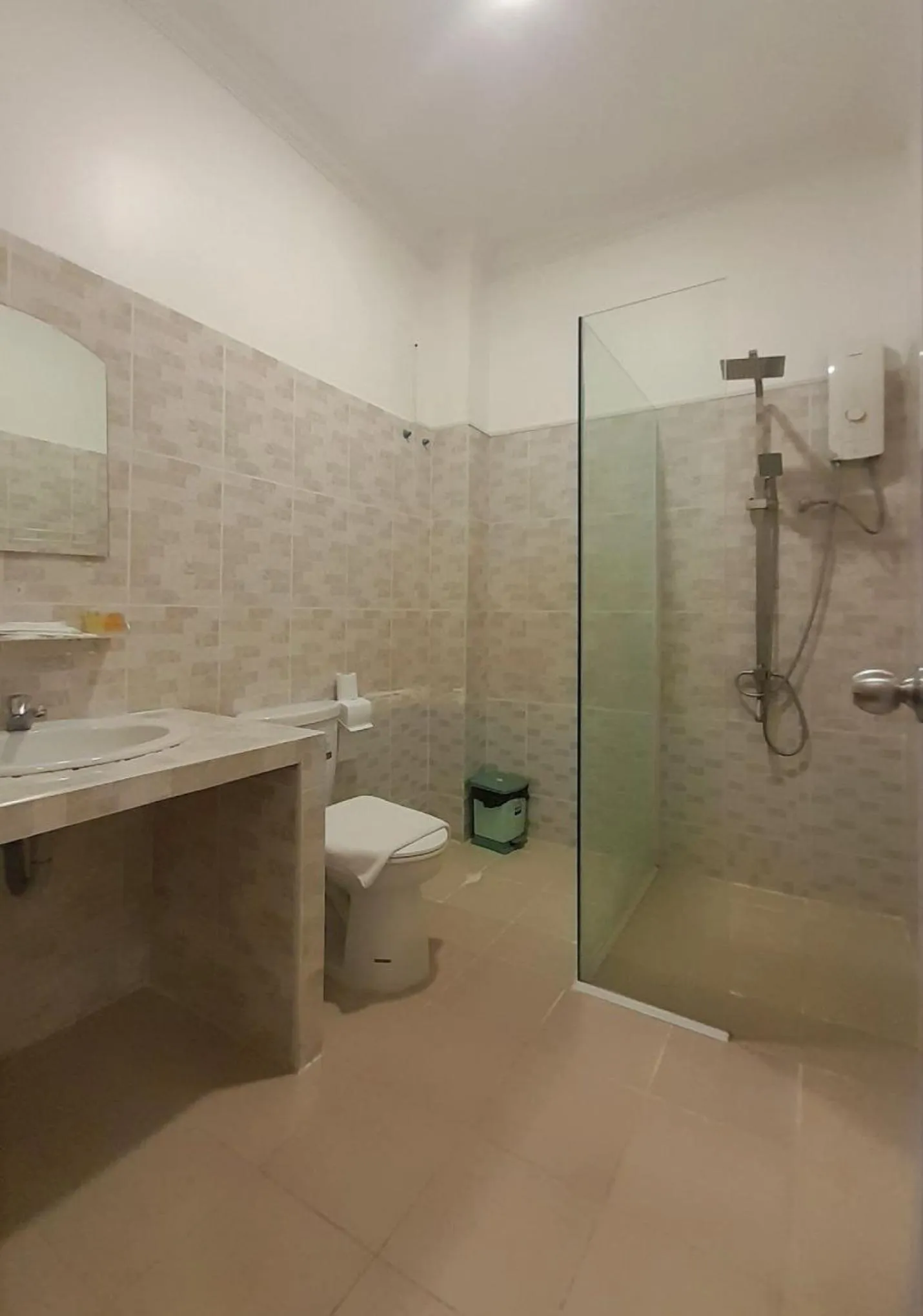 Shower in 4 RIVERS HOTEL