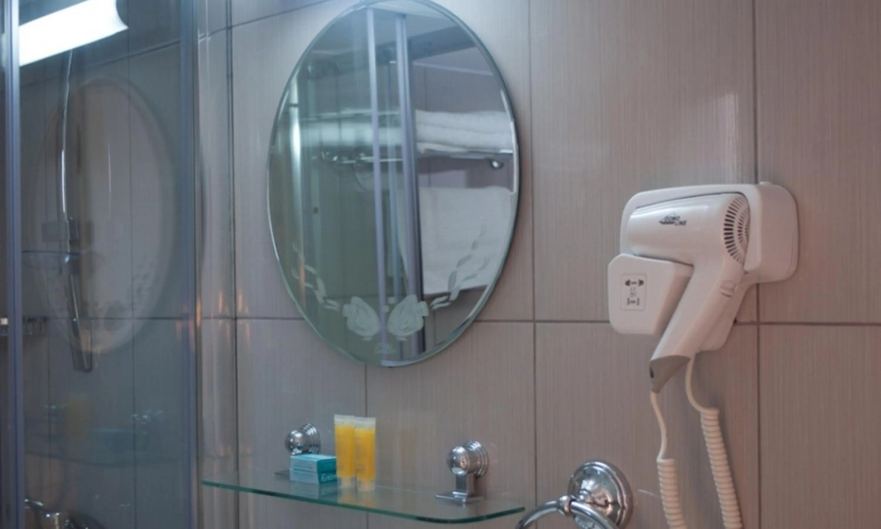 Bathroom in St. George Rent Rooms