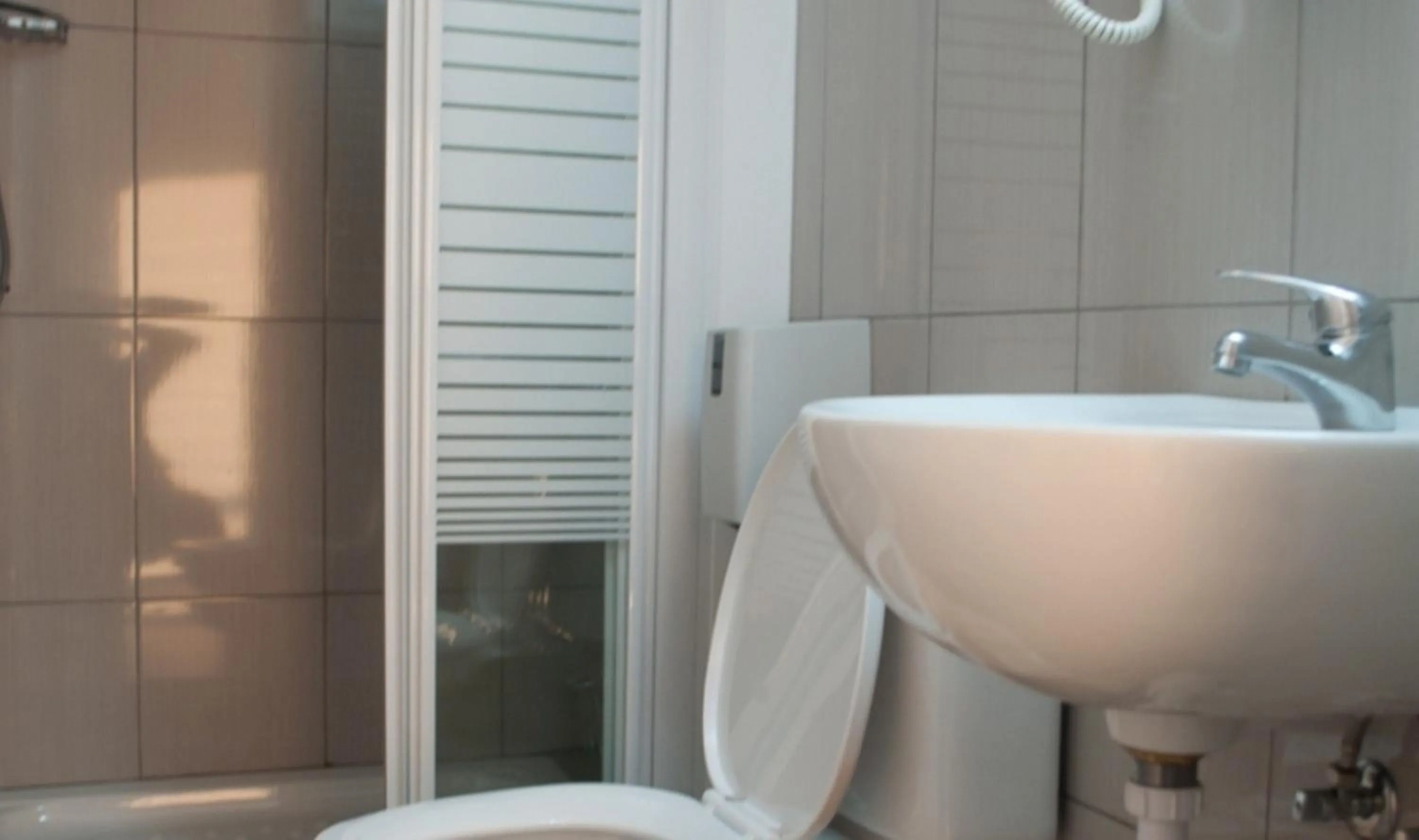 Bathroom in St. George Rent Rooms