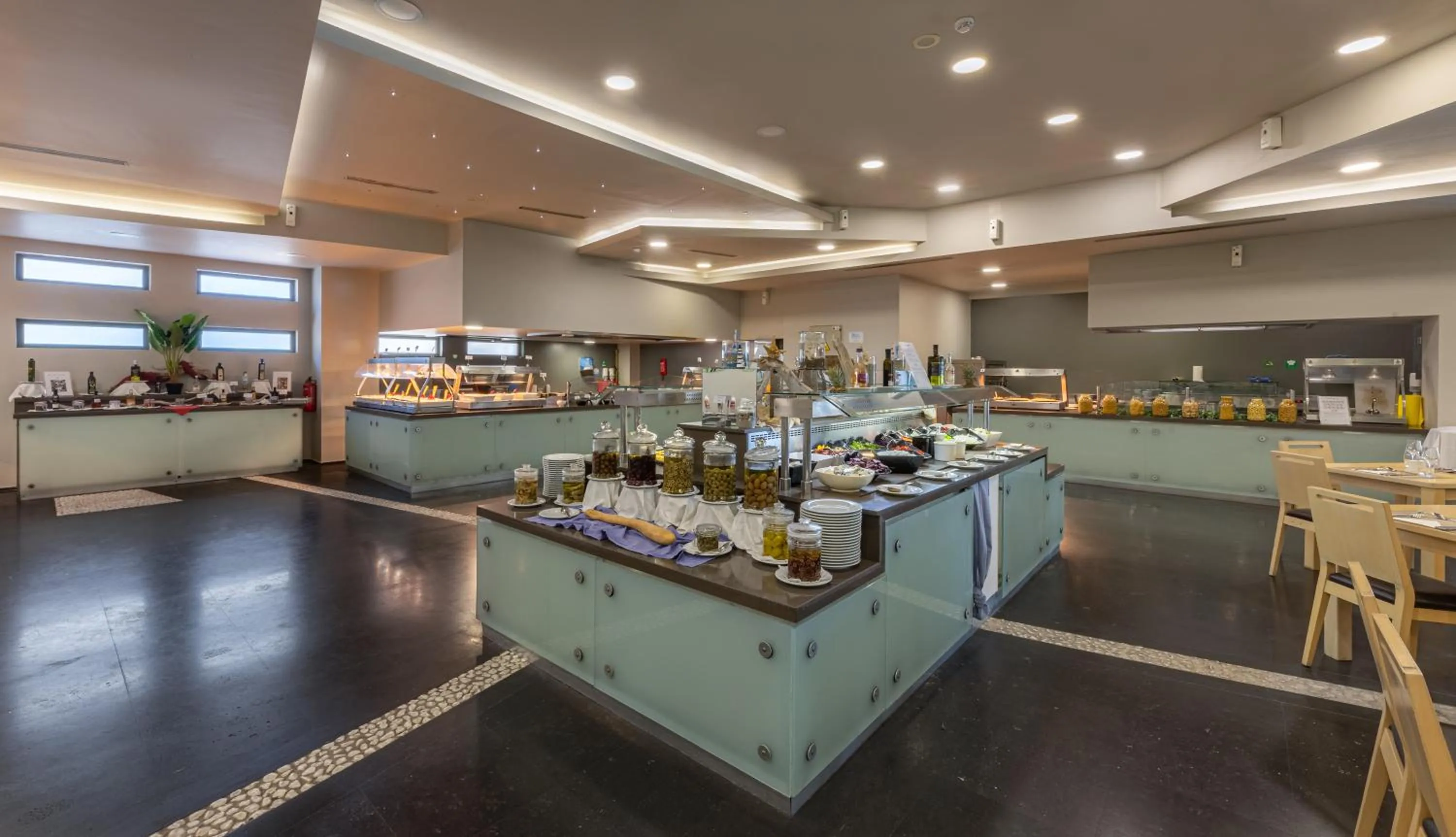 Restaurant/places to eat in Akti Palace Hotel