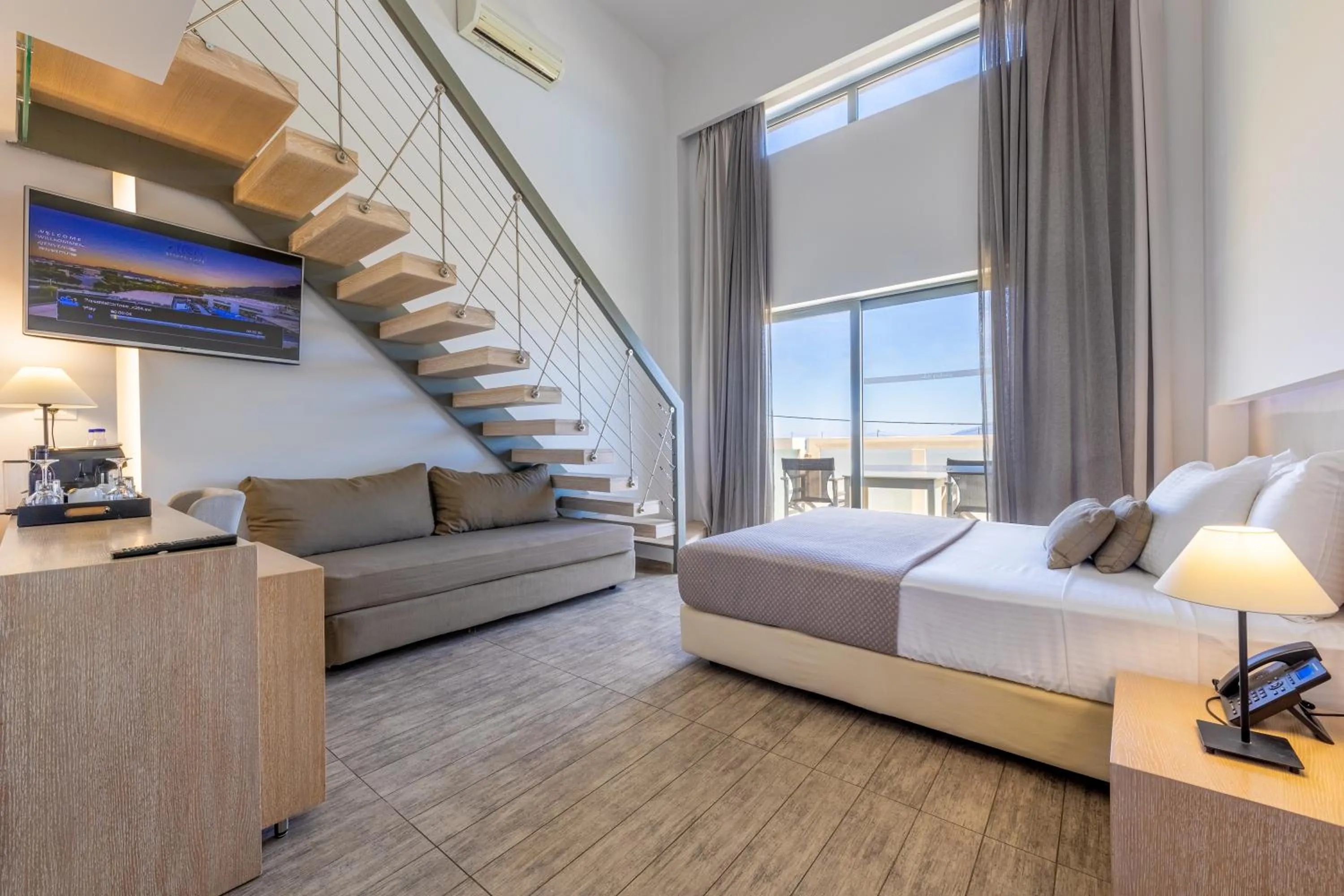 Sea view, Bed in Akti Palace Hotel