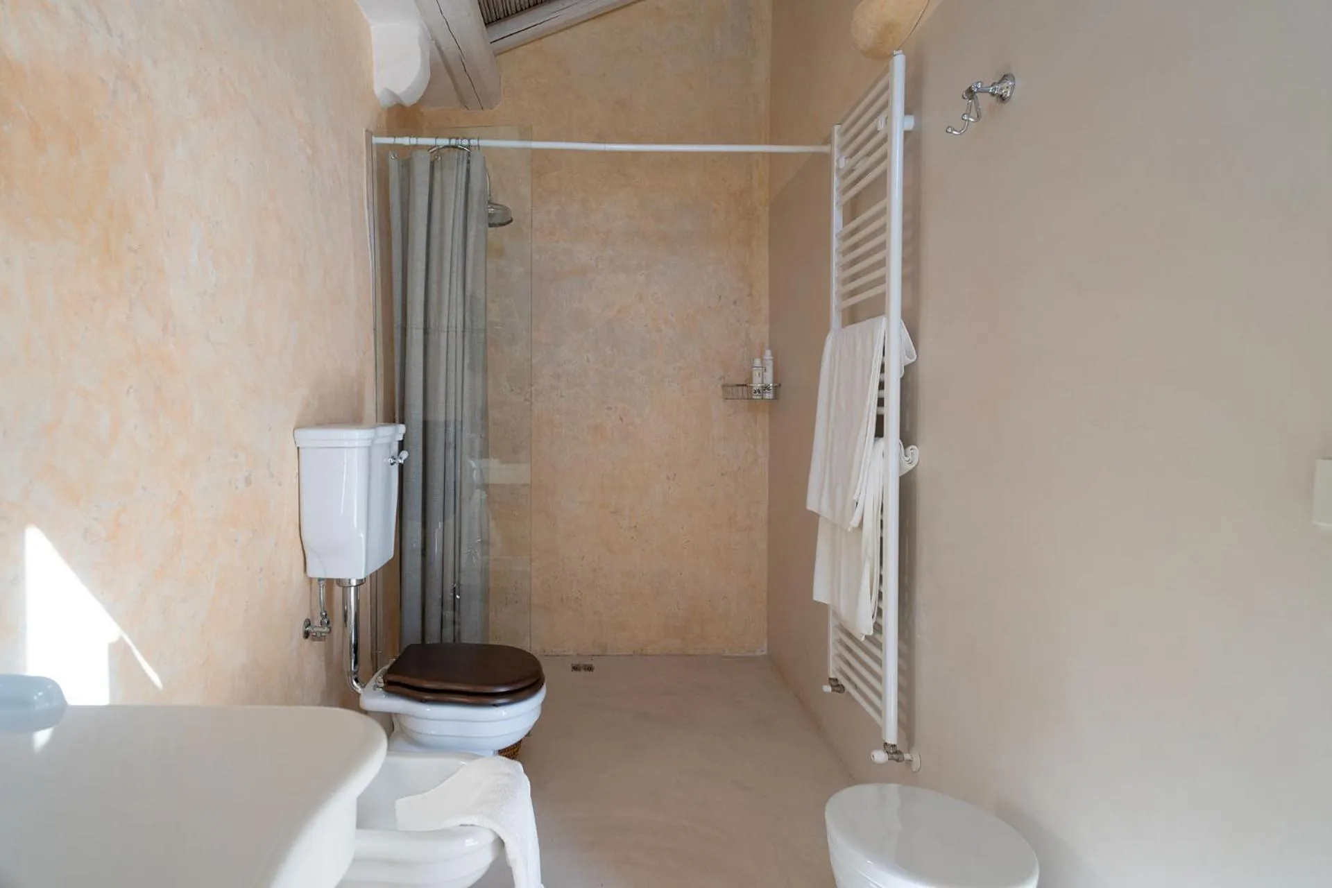 Toilet in Palazzo Muci