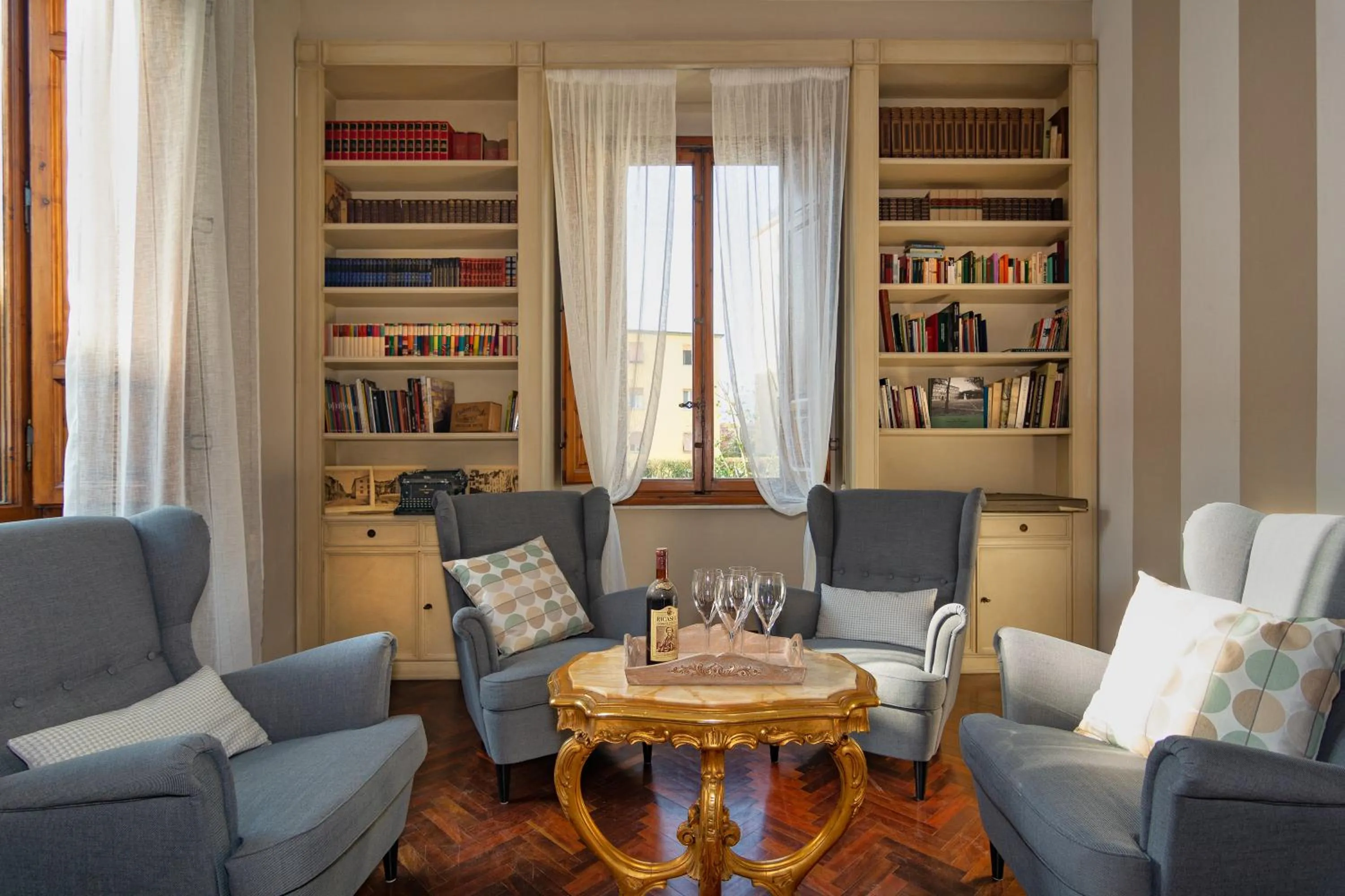Library in Villa Ricci Suites