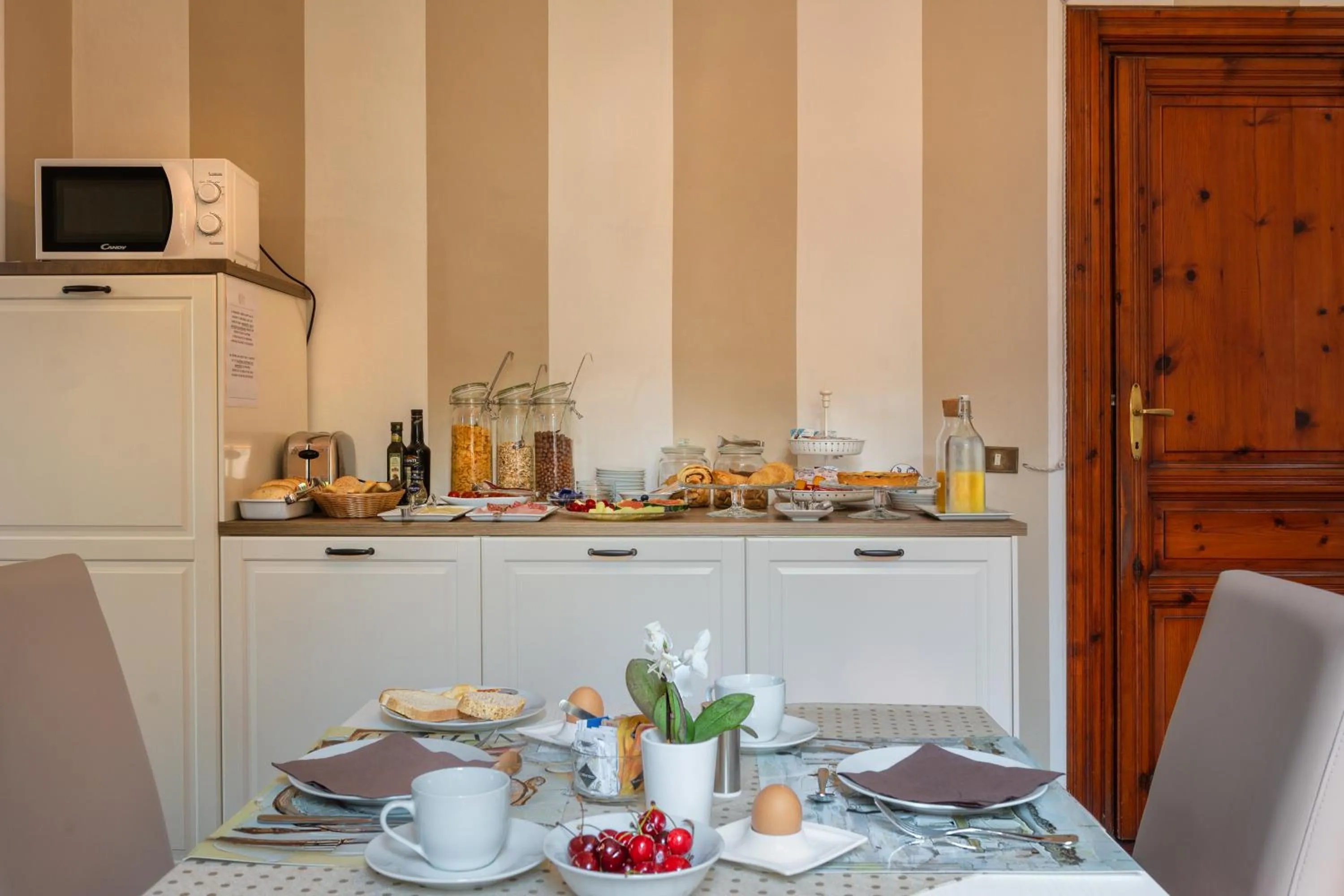 Food and drinks in Villa Ricci Suites