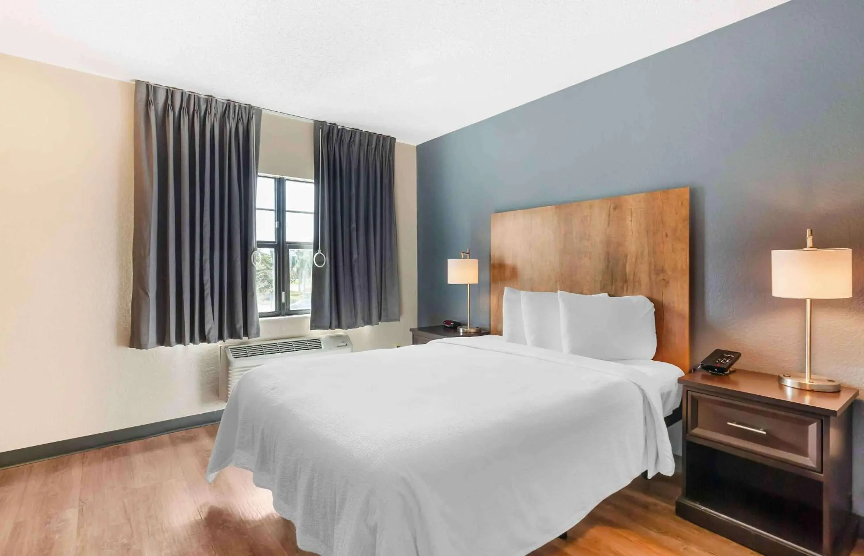 Queen Studio - Disability Access/Non-Smoking in Extended Stay America Premier Suites - Fort Lauderdale - Deerfield Beach Queen Studio - Disability Access/Non-Smoking in Extended Stay America Premier Suites - Fort Lauderdale - Deerfield Beach