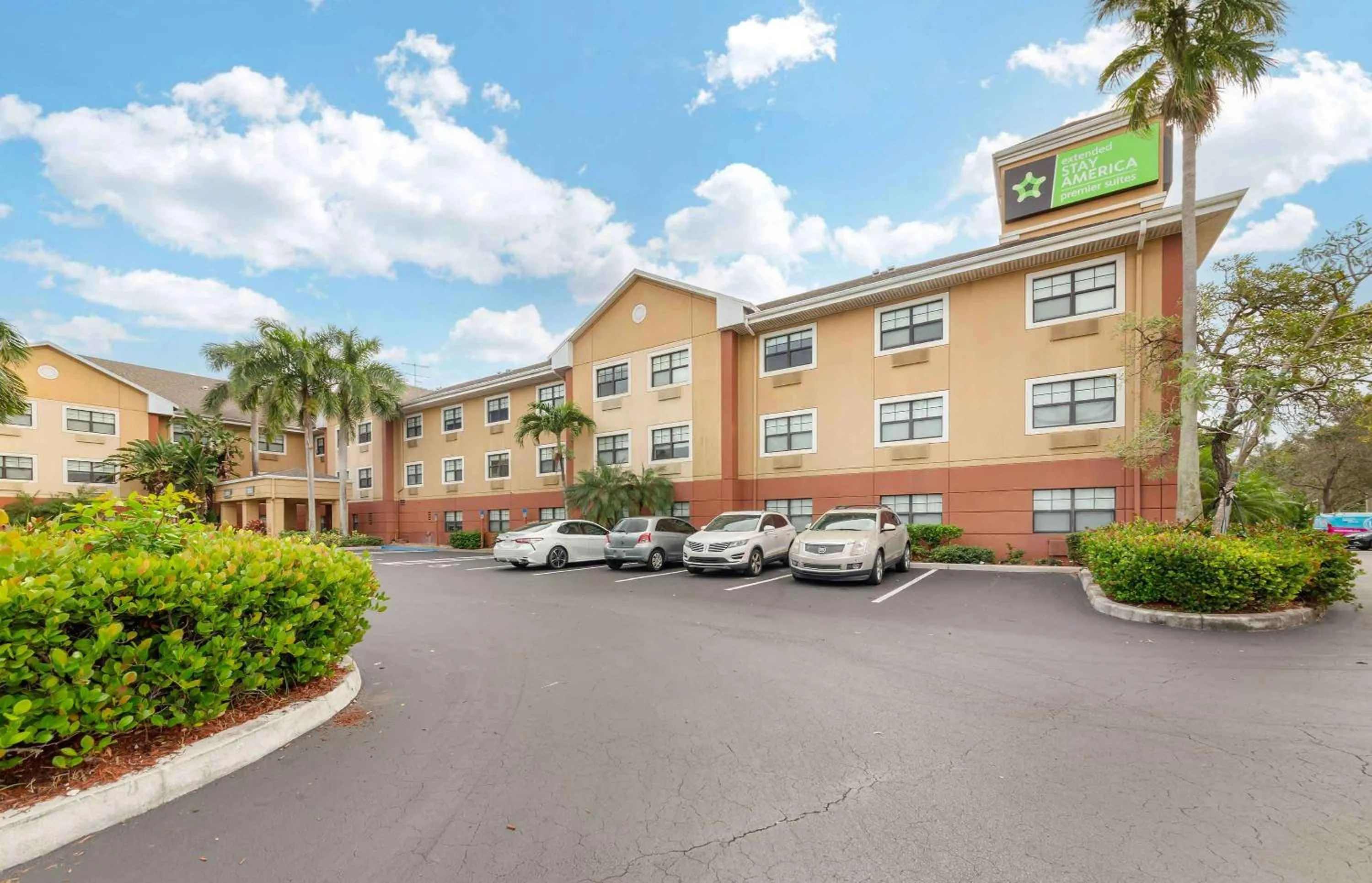 Property building in Extended Stay America Premier Suites - Fort Lauderdale - Deerfield Beach
