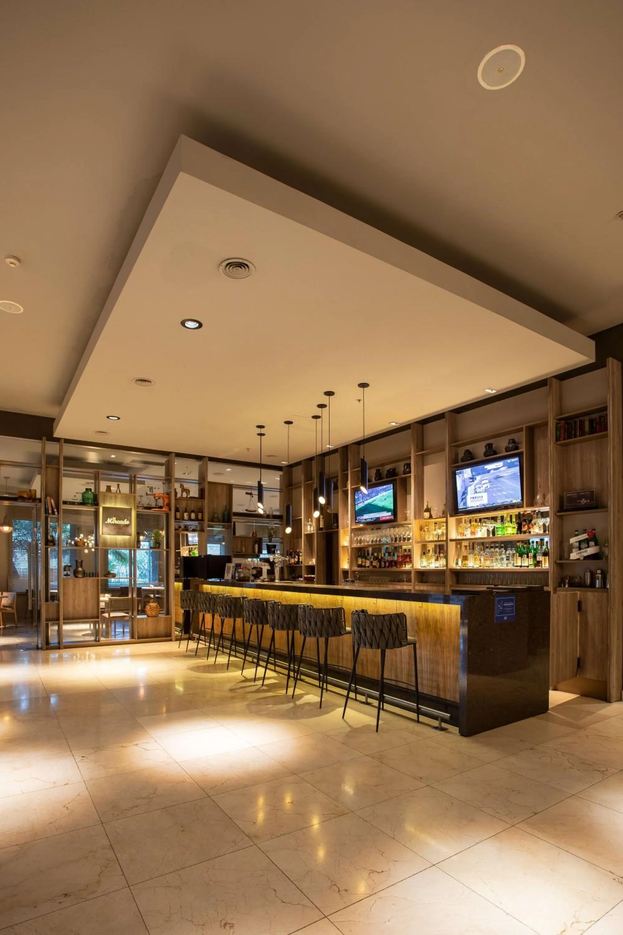 Lounge or bar in Hilton Garden Inn Tucuman