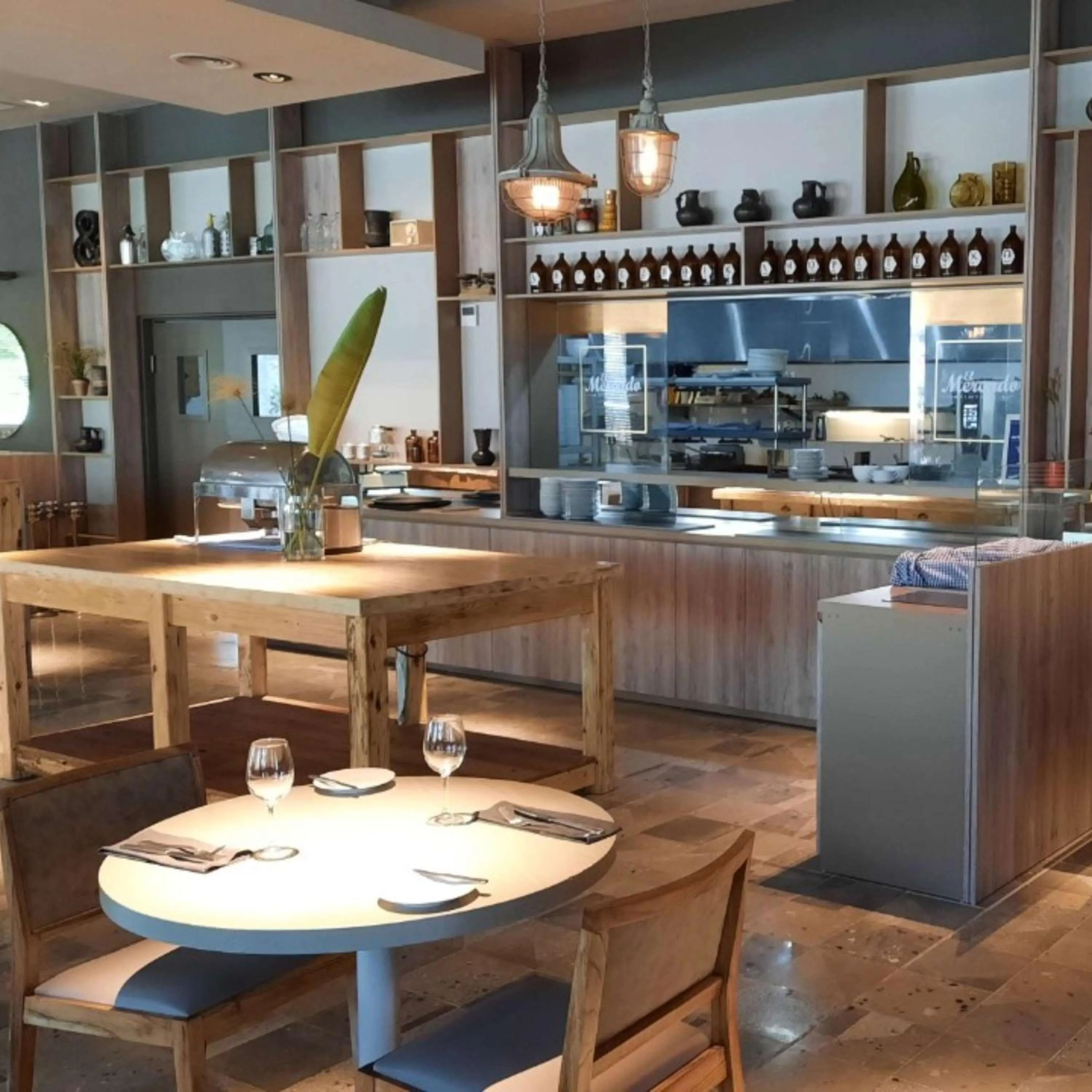 Restaurant/places to eat in Hilton Garden Inn Tucuman