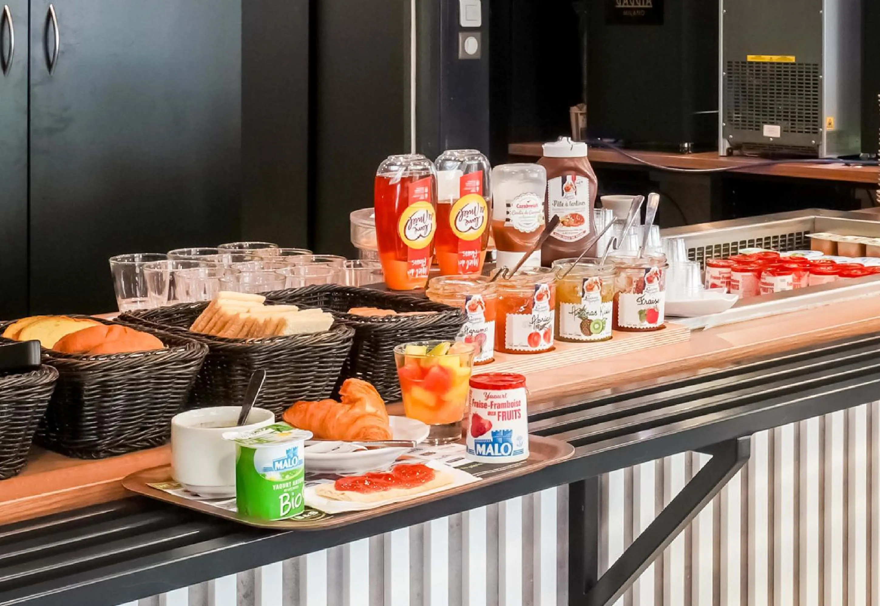 Breakfast in B&B HOTEL Paris Malakoff Parc des Expositions