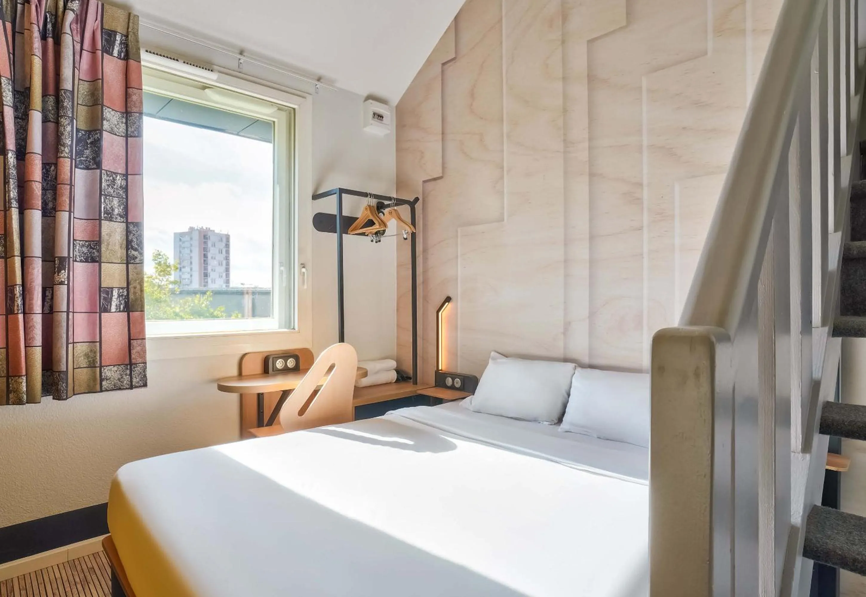 Photo of the whole room, Bed in B&B HOTEL Paris Malakoff Parc des Expositions