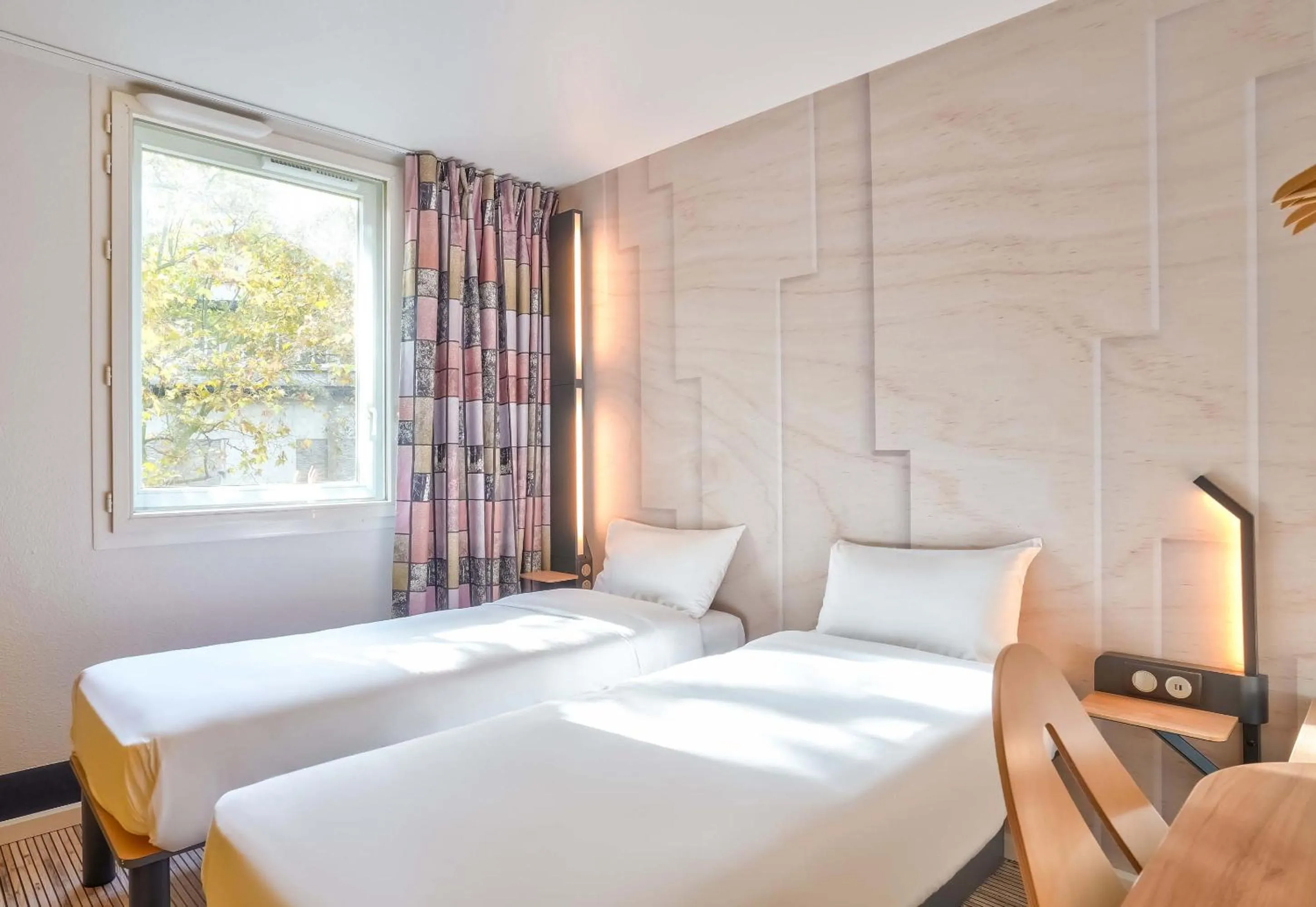 Photo of the whole room, Bed in B&B HOTEL Paris Malakoff Parc des Expositions